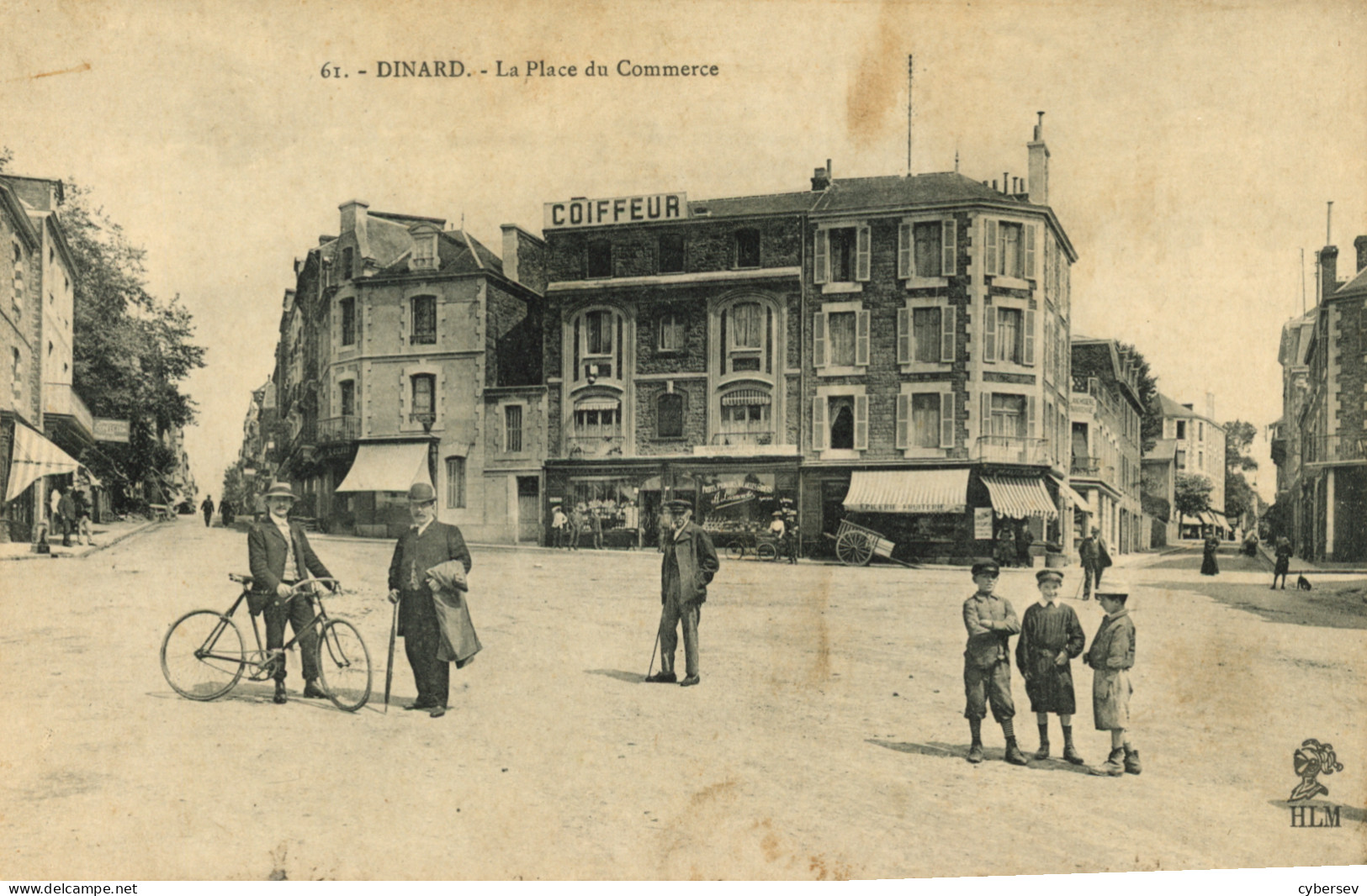 DINARD - La Place Du Commerce - Coiffeur - Animé - Dinard