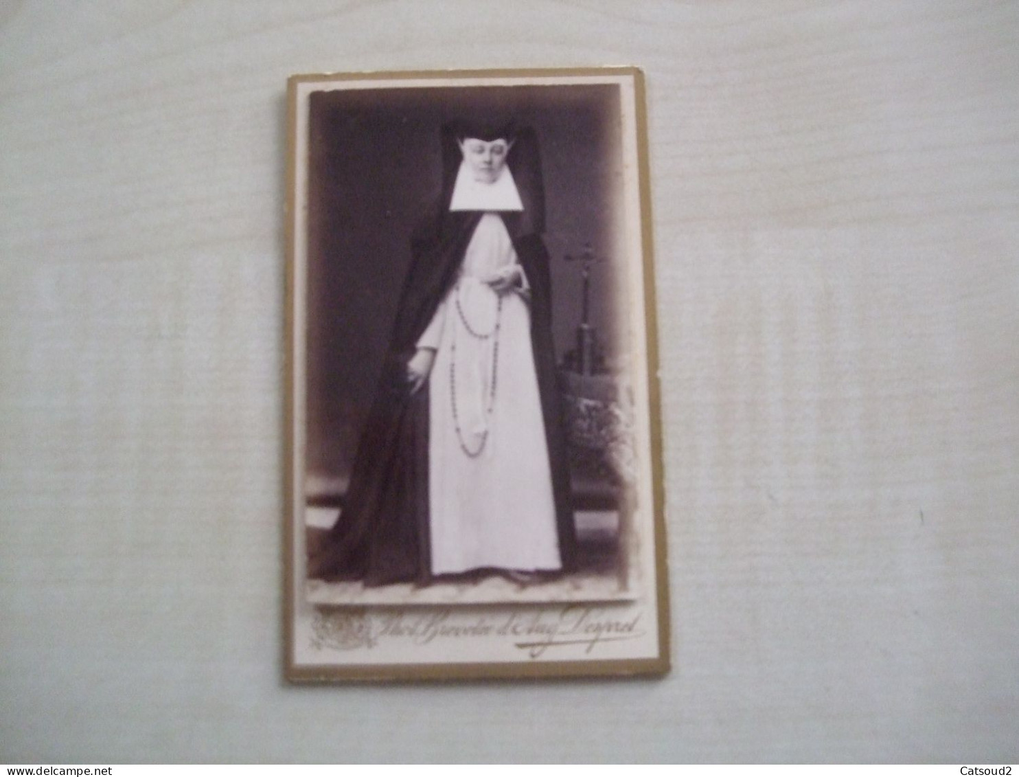 Petite Photo Ancienne Cartonnée RELIGIEUSE A IDENTIFIER Photographe A.  DESPRET Bruxelles, Nivelles Et Ypres - Anonieme Personen