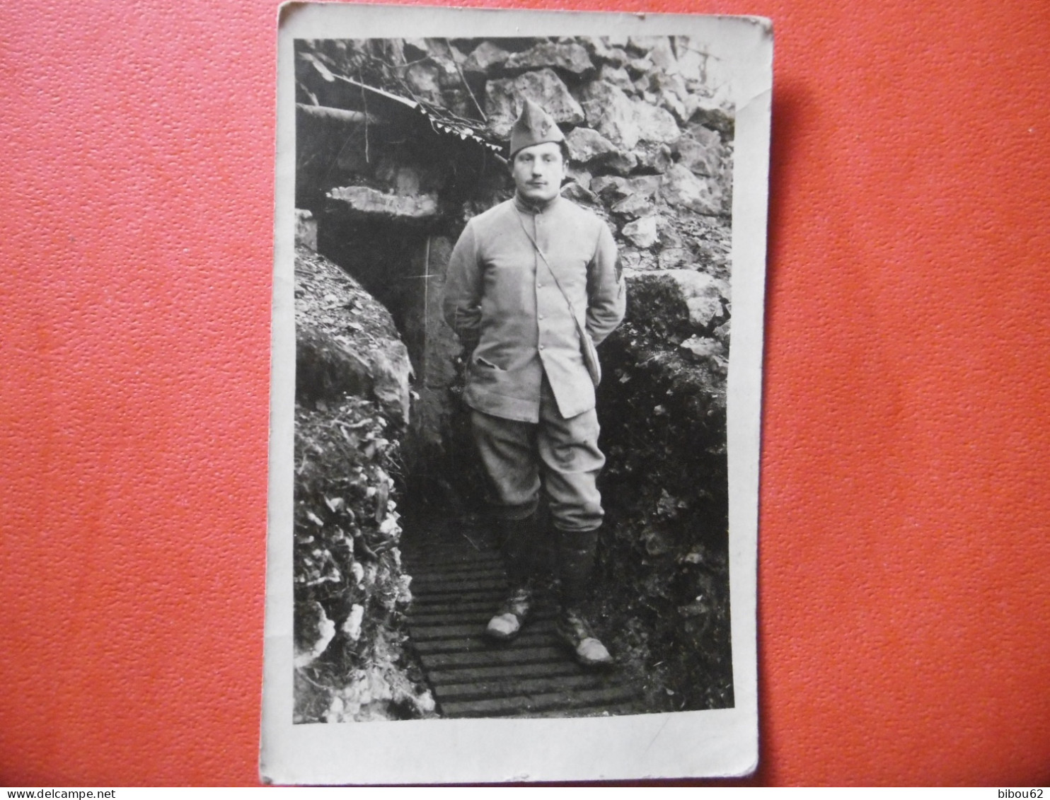 MILITARIA -Carte Photo De Marcel MARTIN - Abris - Les Tissages De VIZILLE ( 38 ) - Poilus - Guerre - Soldats - Officier - War 1914-18