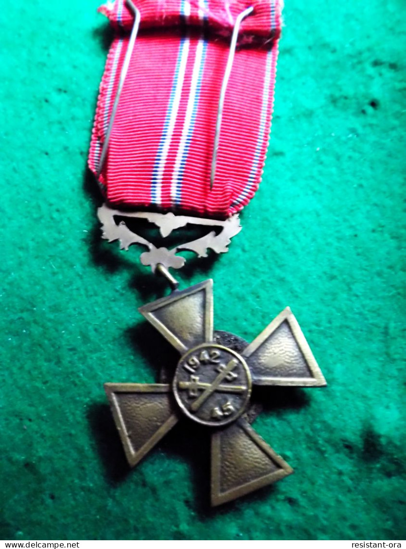 RARE Médaille Militaire Du Réseau Sylvestre Résistance 39/45 - Francia
