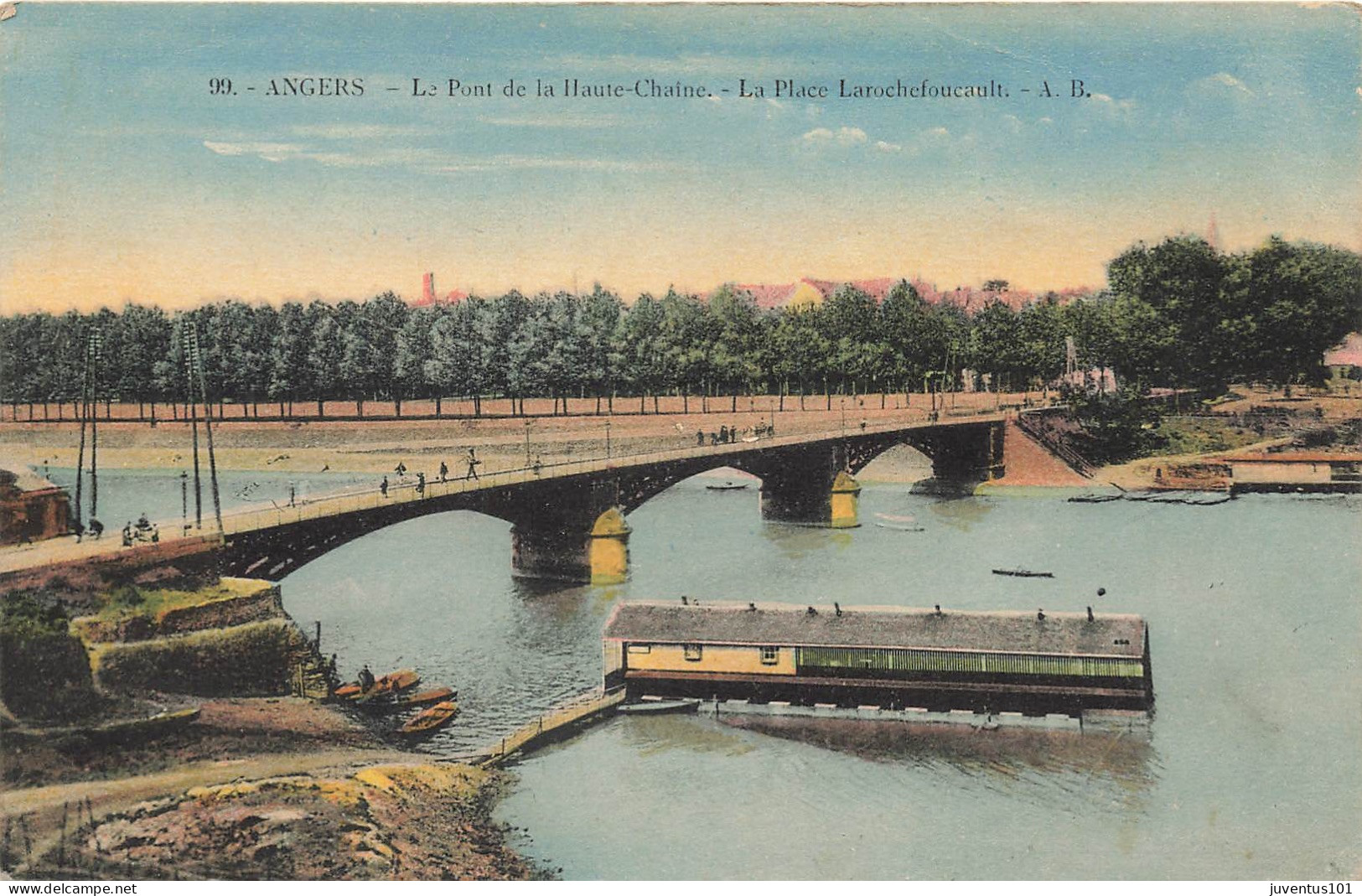 CPA Angers-Pont De La Haute Chaine-Place Larochefoucault-99      L2882 - Angers
