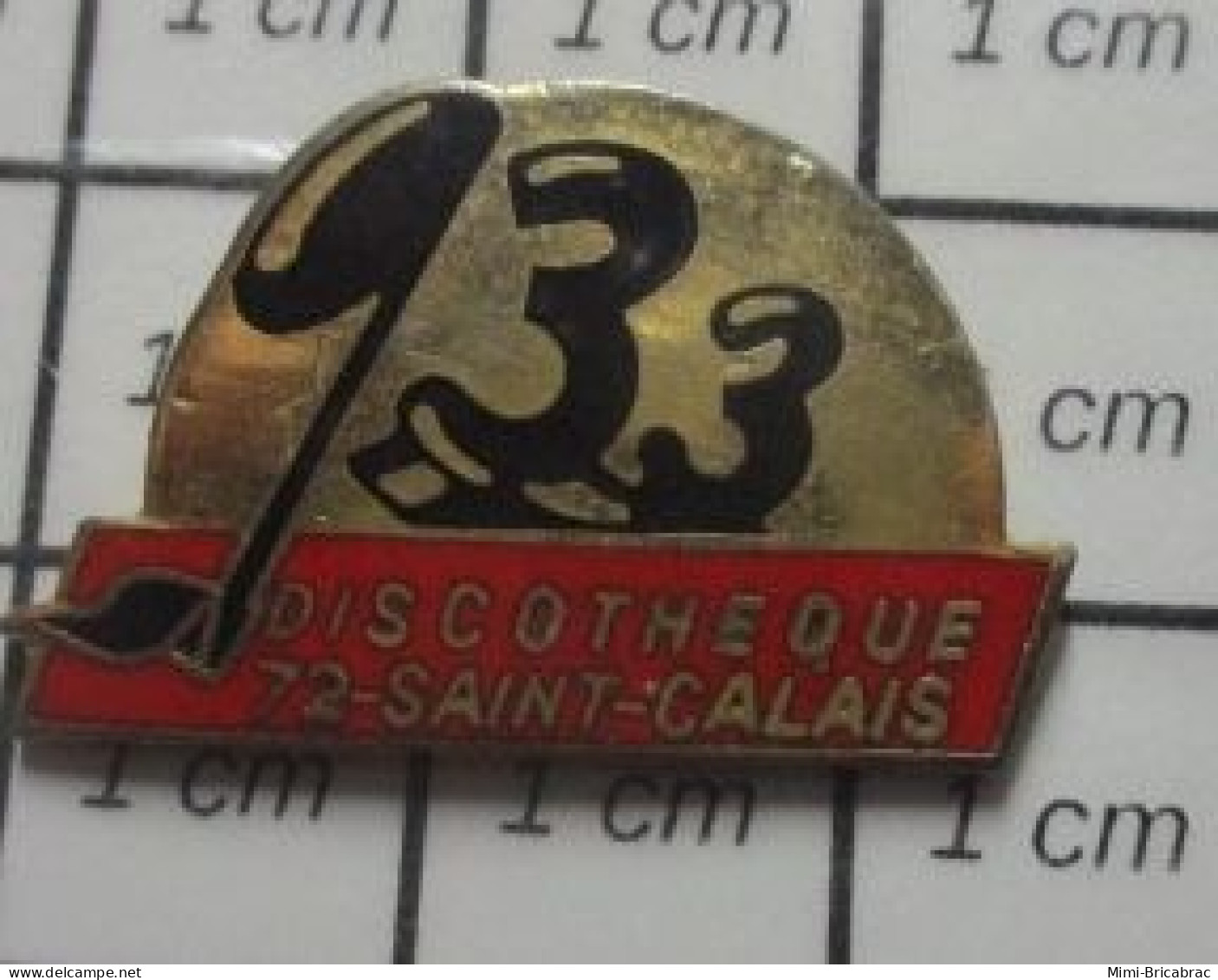 3517  Pin's Pins / Beau Et Rare / MUSIQUE / LE 33 DISCOTHEQUE ST CALAIS - Muziek