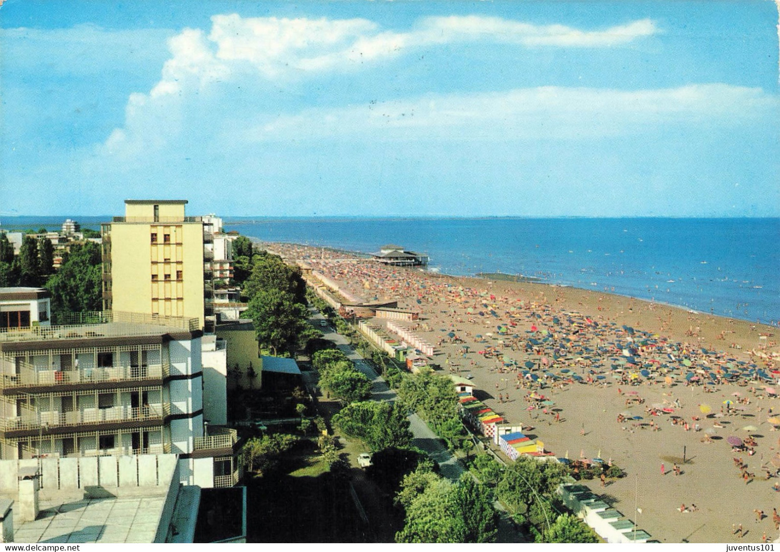 CPSM LIGNANO SABBIADORO La Spiaggia-Timbre    L2879 - Otros & Sin Clasificación