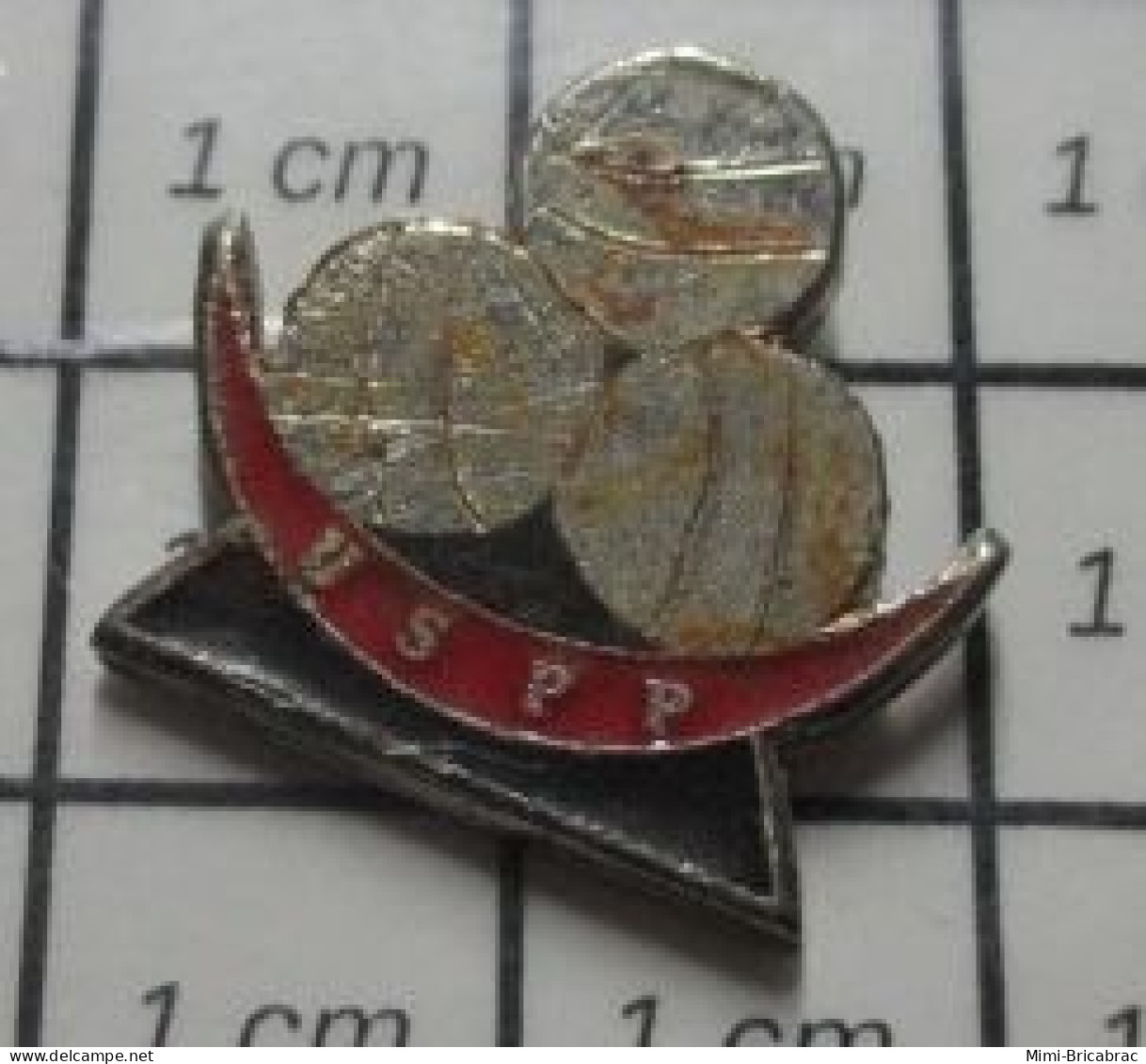 3517  Pin's Pins / Beau Et Rare / SPORTS / CLUB PETANQUE USPP - Petanque
