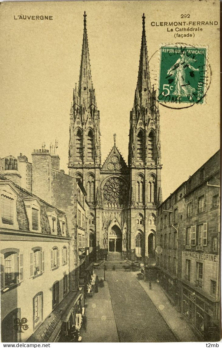 CPA CLERMONT FERRAND (Puy De Dôme). La Cathédrale (façade) - N° 292 - Clermont Ferrand