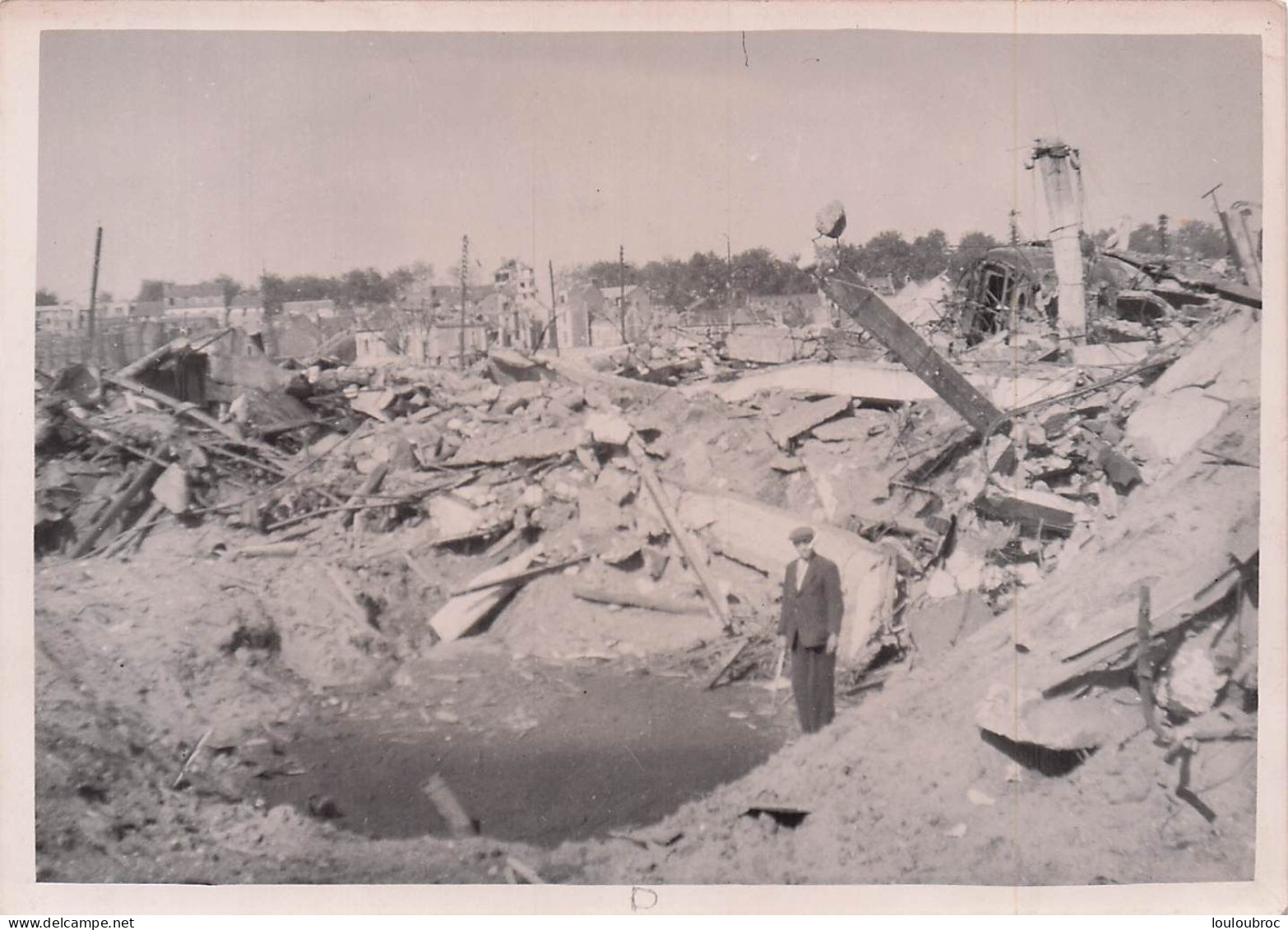 GARE DE TOURS  ENTRETIEN G.V.  DESTRUCTION PAR LES  ALLEMANDS MAI  1944 PHOTO ORIGINALE  18X13CM - Krieg, Militär