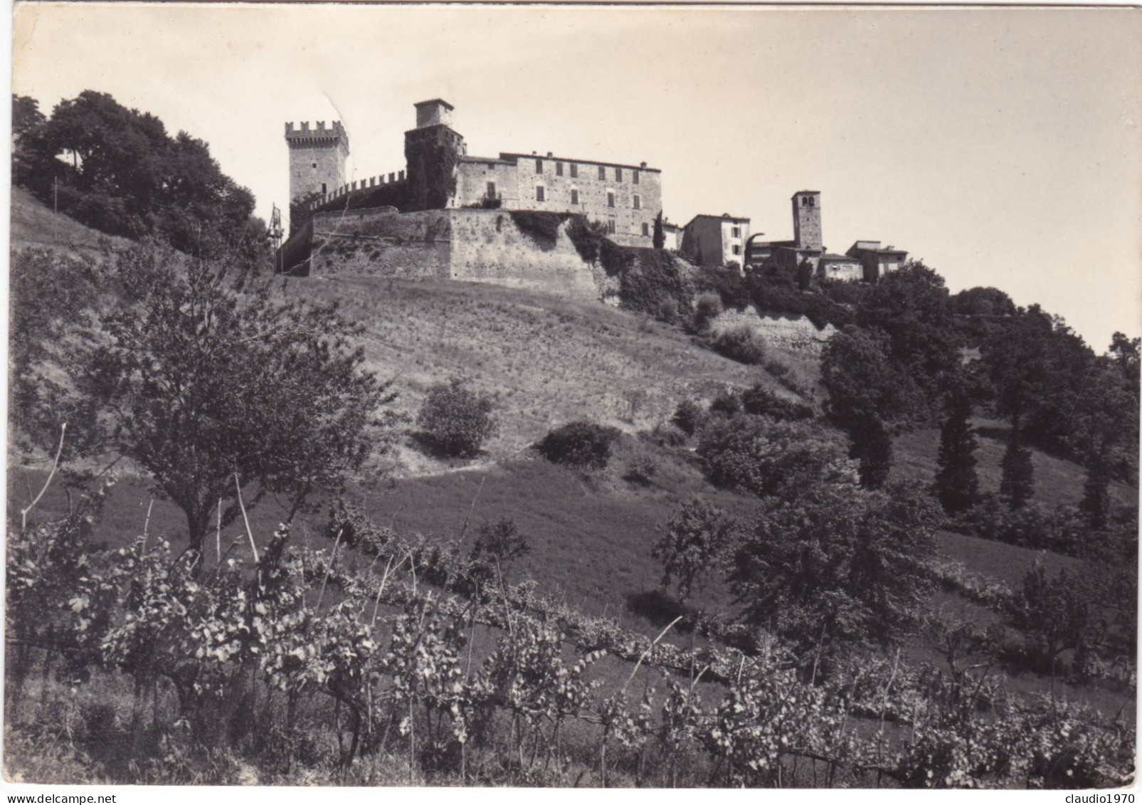 PIACENZA - CARTOLINA  - CASTELLO DI VIGOLENO - VIAGGIATA  - FRANCOBOLLO ASPORTATO - Piacenza