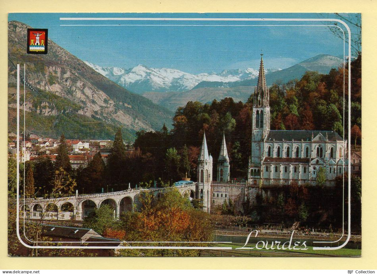 65. LOURDES – La Basilique Et Le Pic Du Jer – Blason (voir Scan Recto/verso) - Lourdes