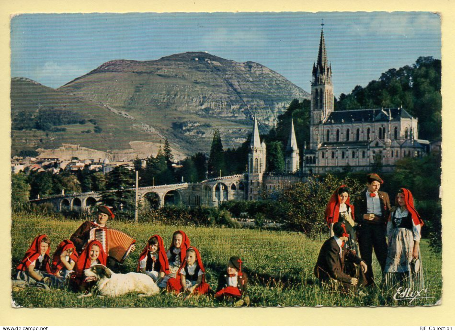 65. Folklore Bigourdan / Les Chanteurs Montagnards De Lourdes (animée) (voir Scan Recto/verso) - Lourdes