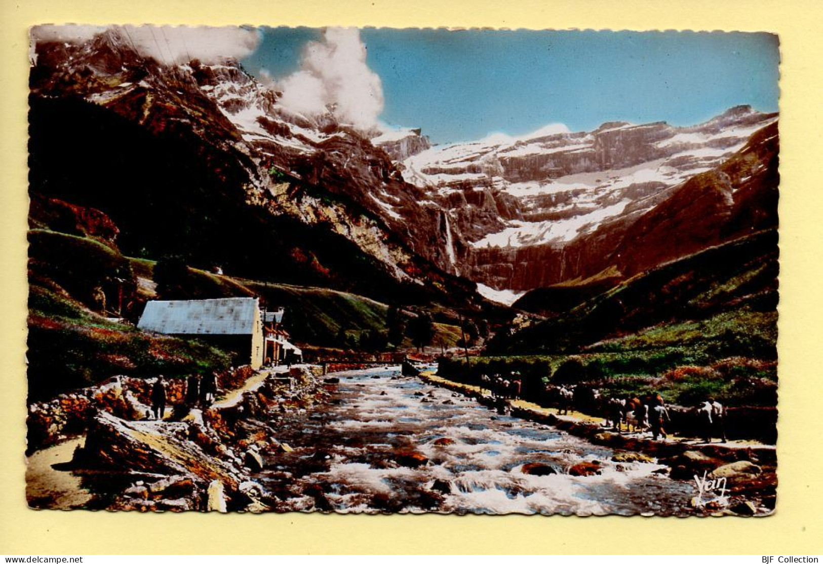 65. GAVARNIE – La Chaumière Le Gave Et Le Cirque (animée) CPSM / Photographie Véritable (voir Scan Recto/verso) - Gavarnie