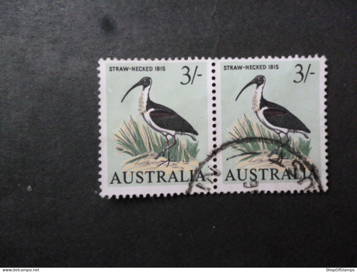 AUSTRALIA SG 369 USED PAIR - Other & Unclassified
