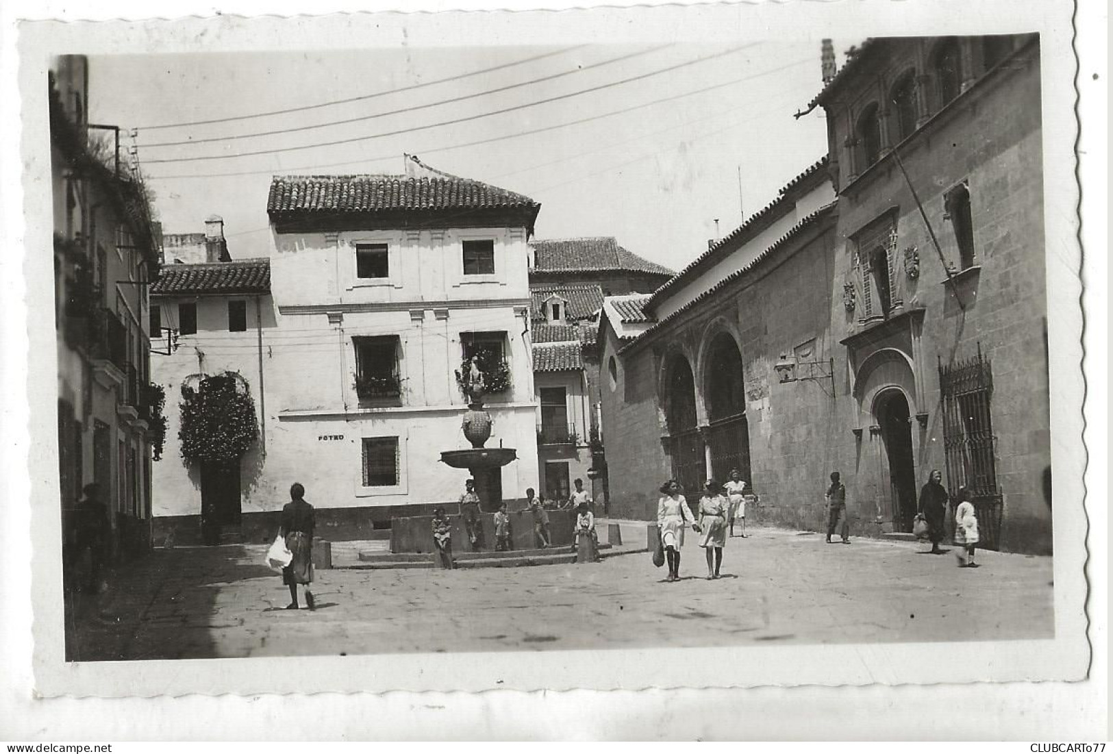 Cordoba Ou Cordoue (Espagne, Andalousie) : Plazza Del Porto Museo Roméro En 1950 (animado) ETAT PF. - Córdoba