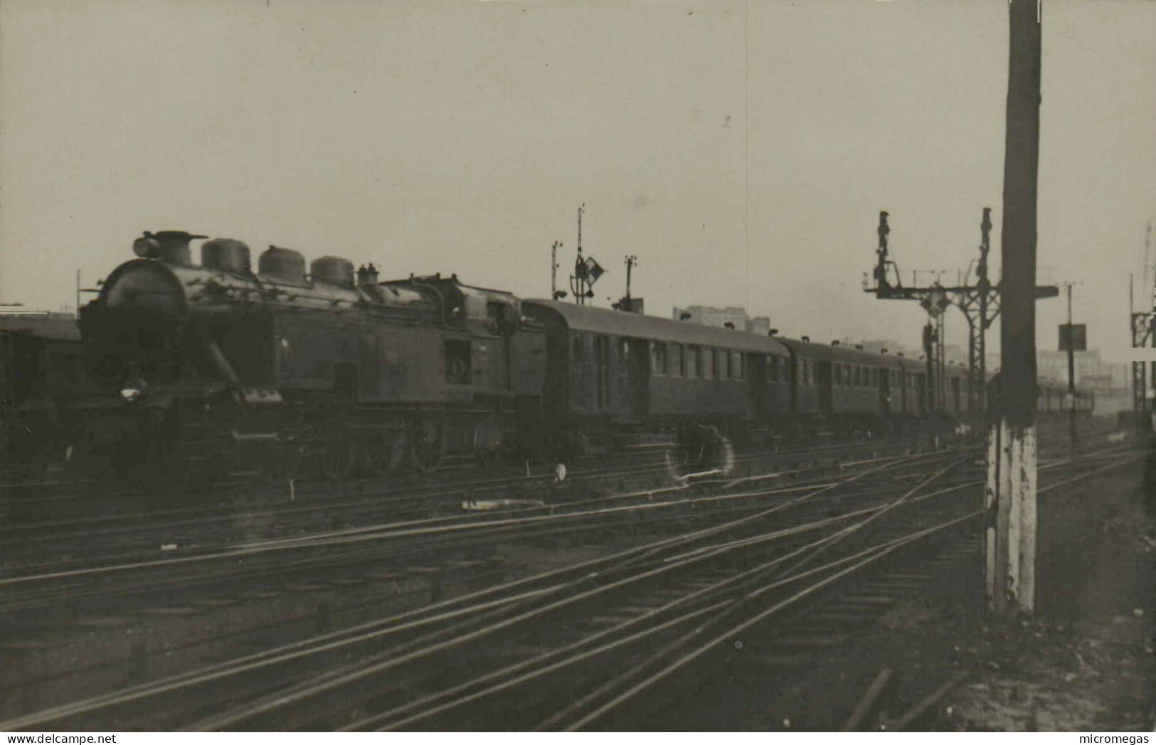 La Chapelle - Train à Identifier - Photo L. Hermann - Trains