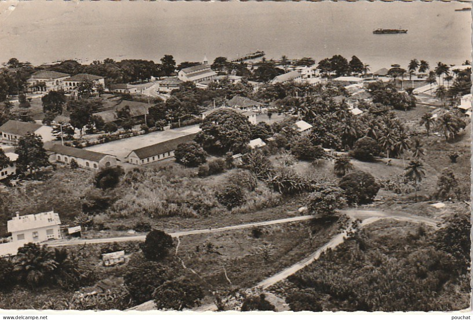 ZY 10- LIBBREVILLE ( GABON ) - VUE GENERALE - 2 SCANS - Gabon