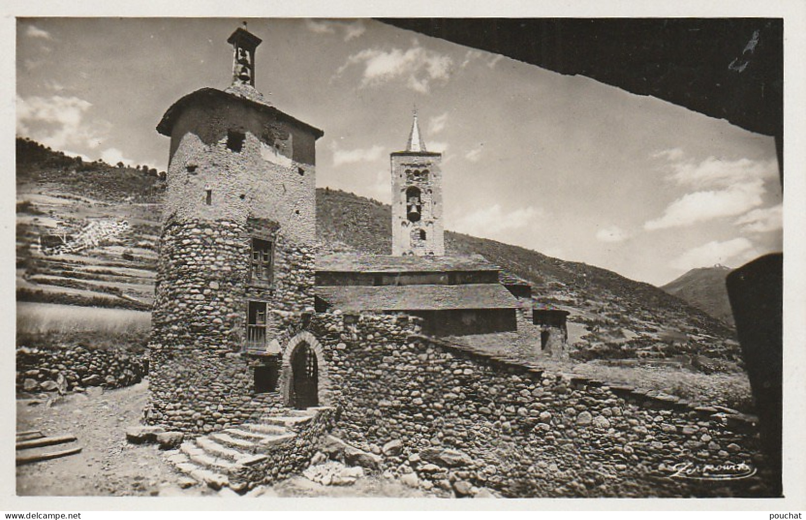 ZY 11 - VALL D' ANEU ( ESPANA ) - SON DEL PI - CASA COMMUNAL I ESGLESIA - 2 SCANS - Lérida