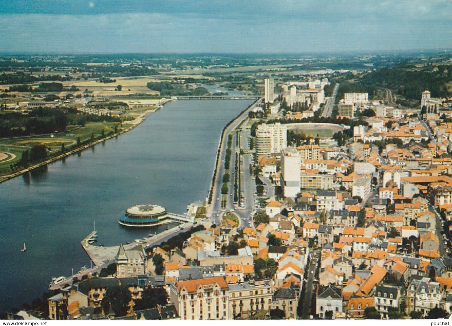 ZY 15-(03) VICHY - VUE AERIENNE SUR LE LAC D' ALLIER ET LA ROTONDE DU LAC - 2 SCANS - Vichy