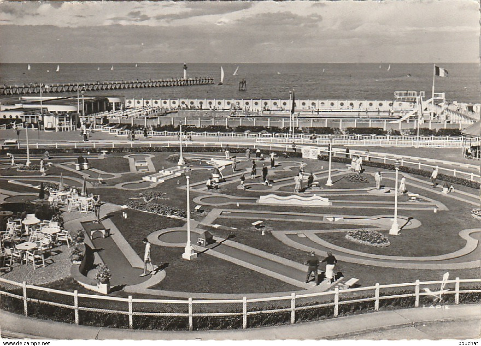 ZY 26 -(14) TROUVILLE - PISCINE ET GOLF MINIATURE  - 2  SCANS - Trouville