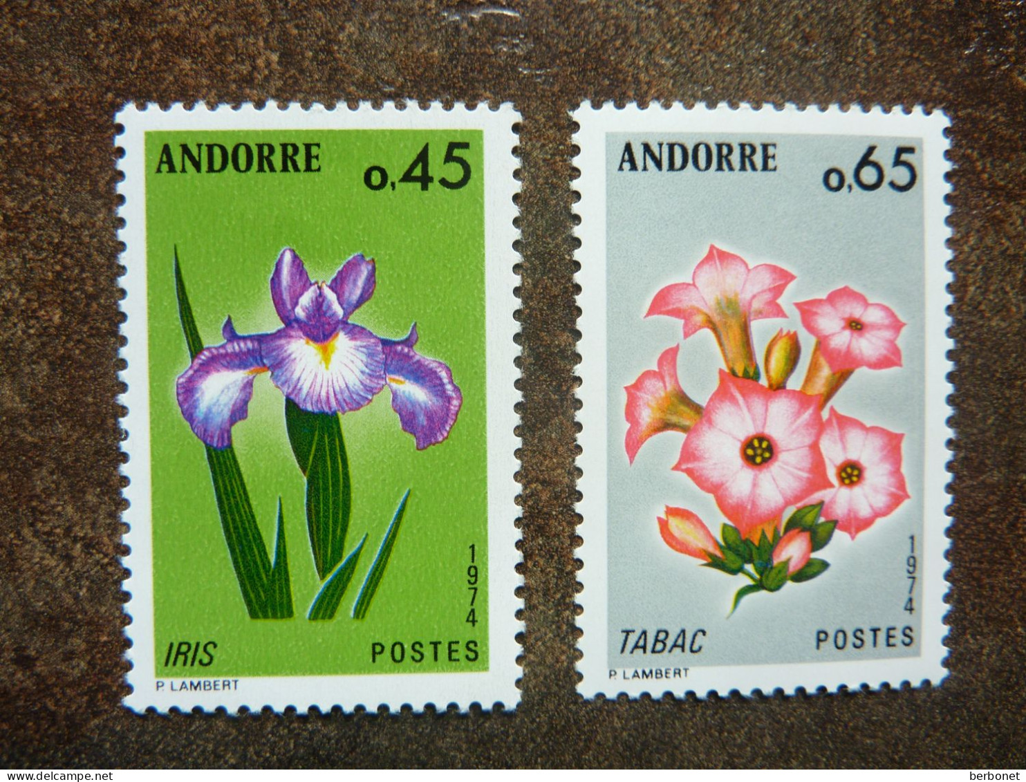 1974  Iris Et Tabac  FLOWERS ** MNH - Ongebruikt