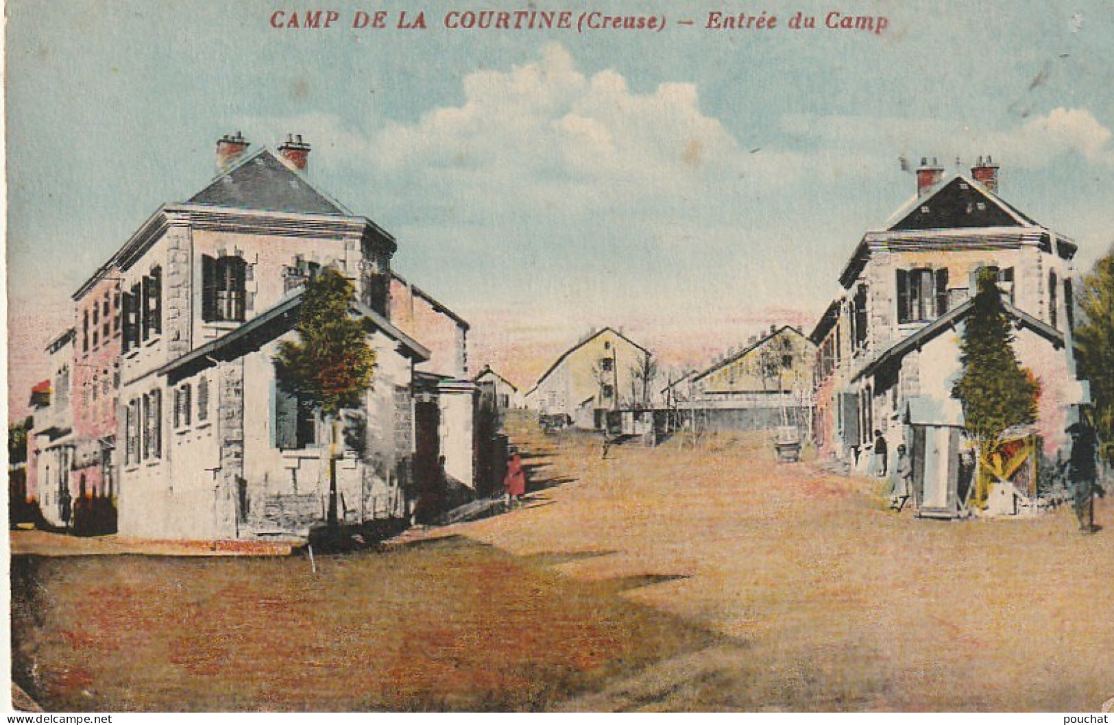 ZY 35-(23) CAMP DE LA COURTINE - ENTREE DU CAMP - CARTE COLORISEE - 2 SCANS - La Courtine