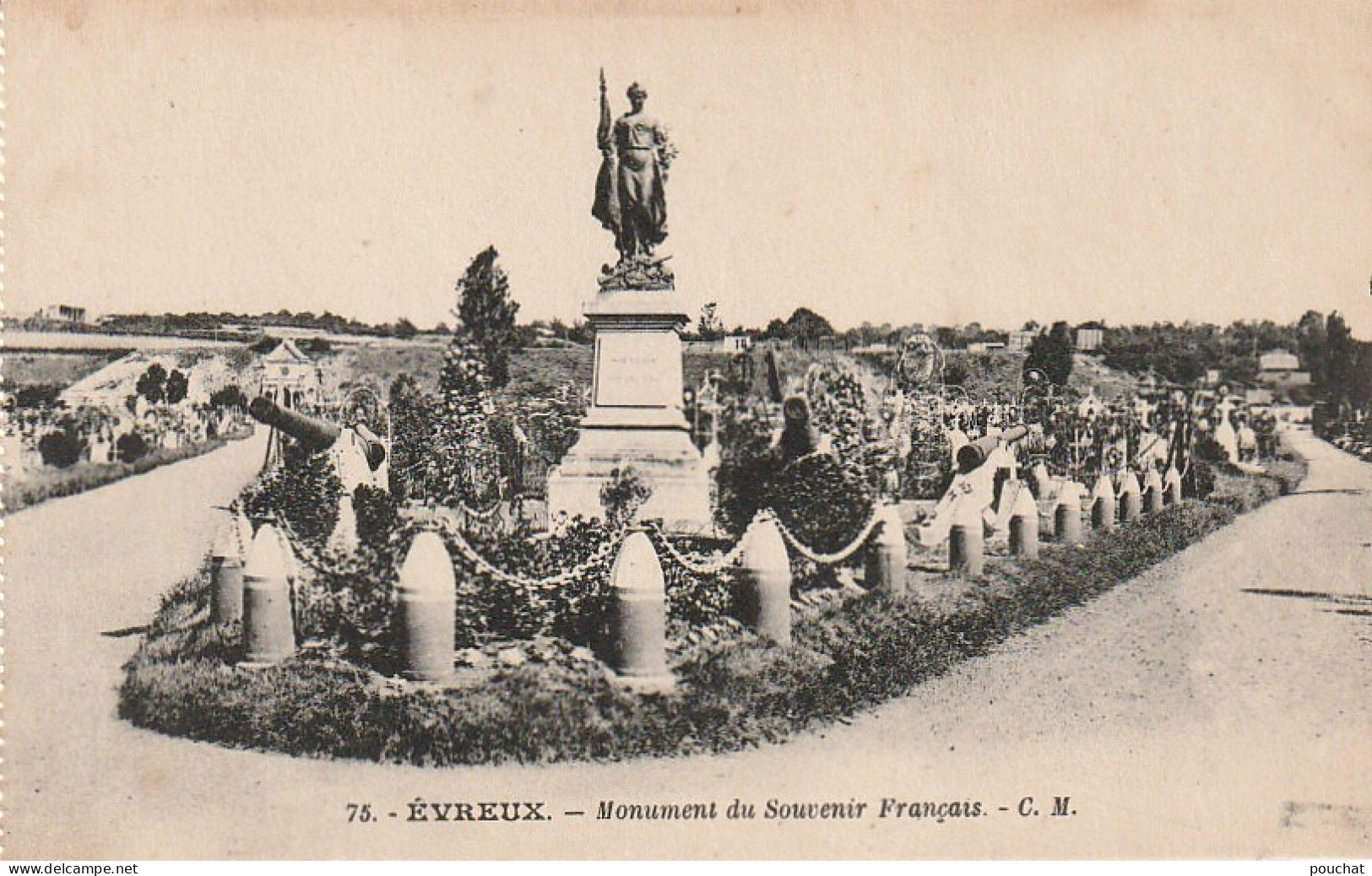 ZY 39-(27) EVREUX - MONUMENT DU SOUVENIR FRANCAIS - 2 SCANS - Evreux