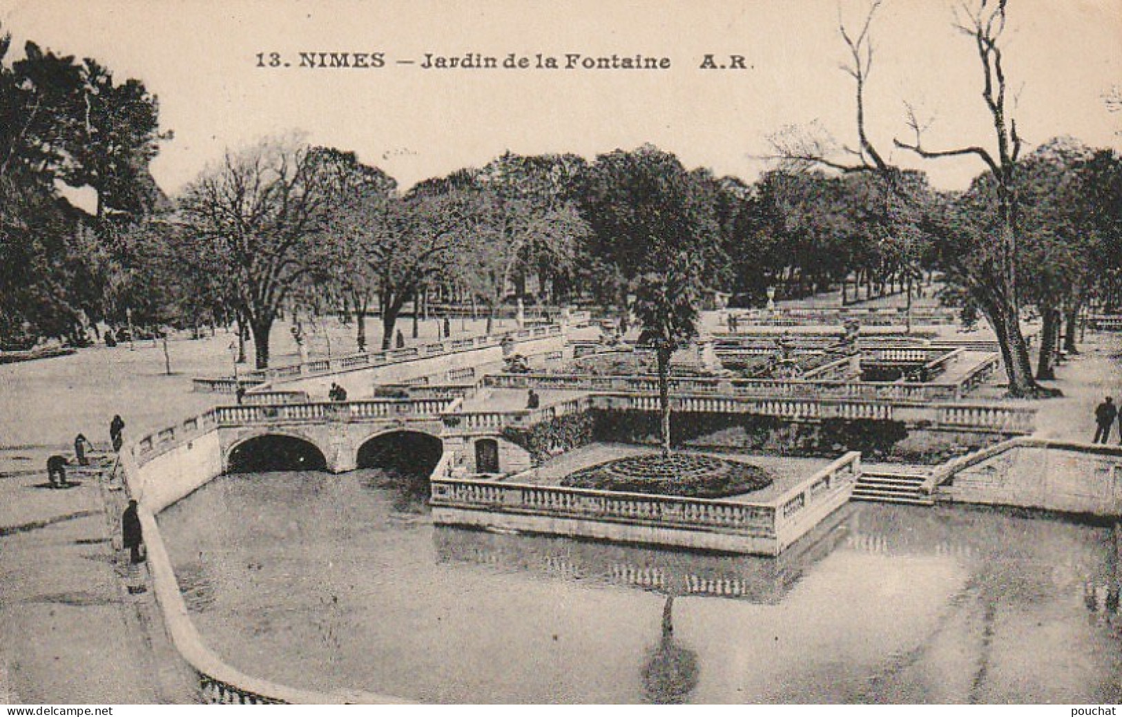 ZY 43-(30) NIMES - JARDIN DE LA FONTAINE - 2 SCANS - Nîmes