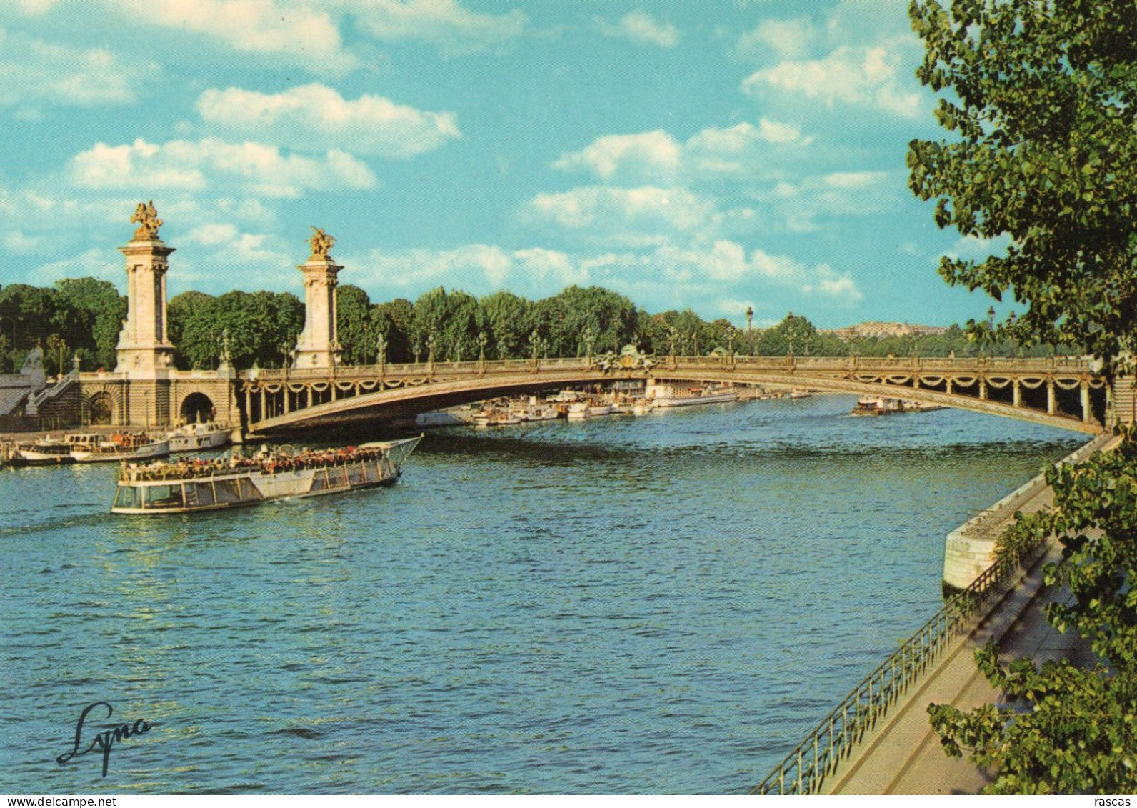 CPM - P - PARIS - LA SEINE AU PONT ALEXANDRE III - BATEAU MOUCHE - Bridges