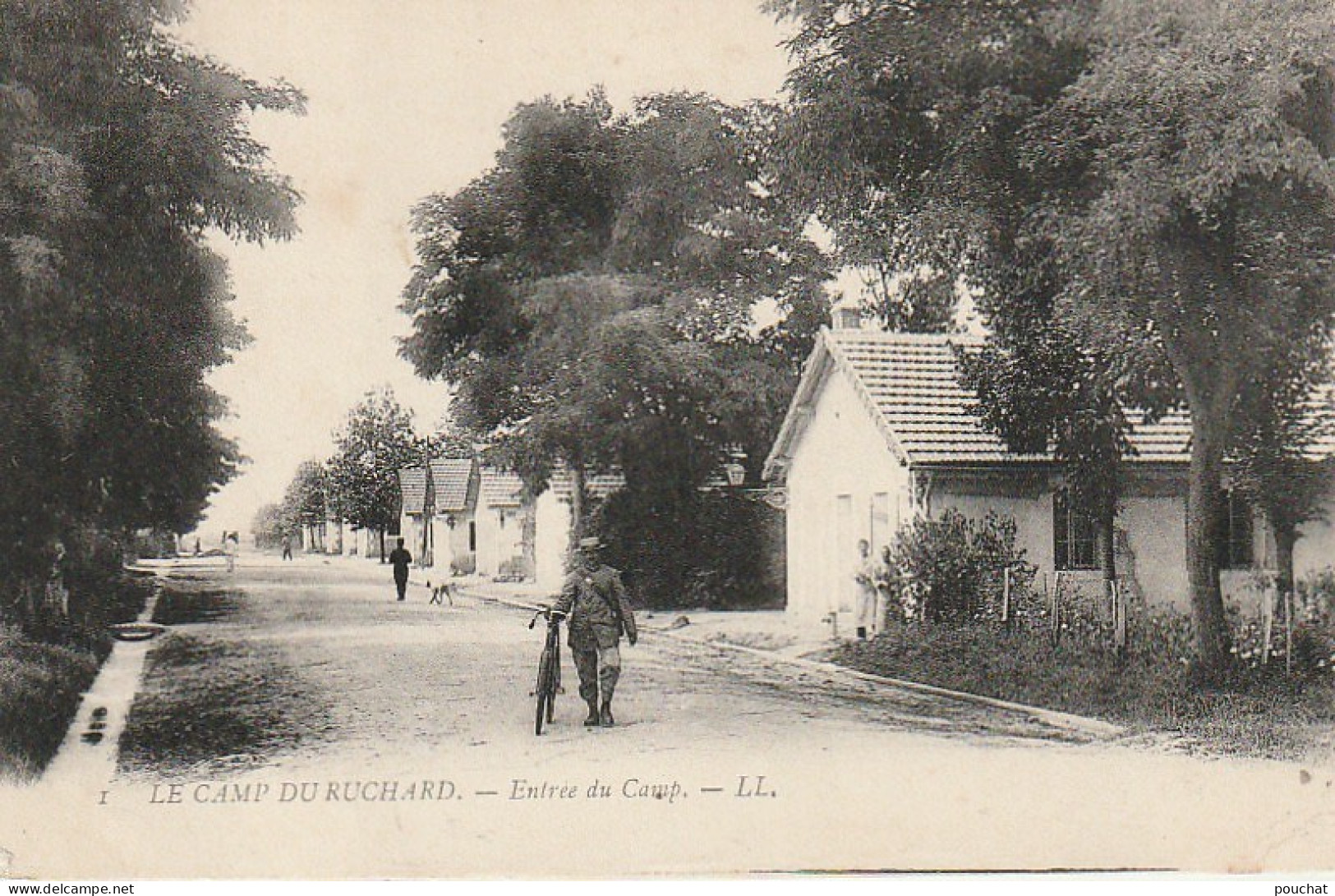 ZY 52-(37) CAMP DU RUCHARD - ENTREE DU CAMP - ANIMATION - 2 SCANS - Azay-le-Rideau