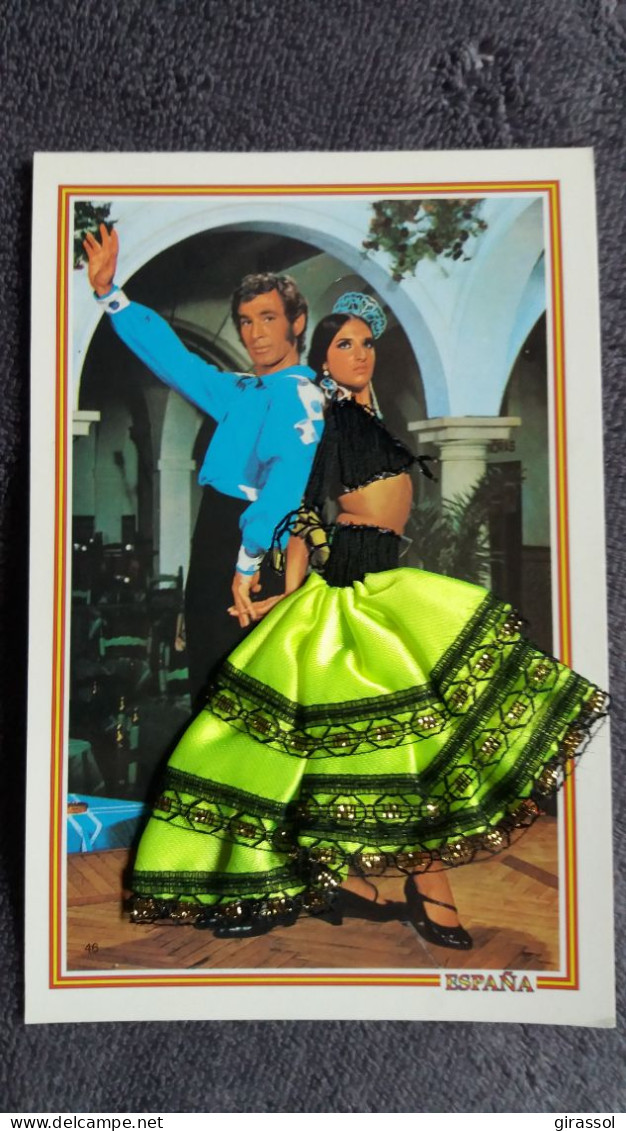 CARTE  BRODEE FOKLORE FOLKLORIQUE ESPAGNE ESPAGNOLE COUPLE DANSE FLAMENCO ROBE JAUNE  VENTRE NU ED EX - Bordados