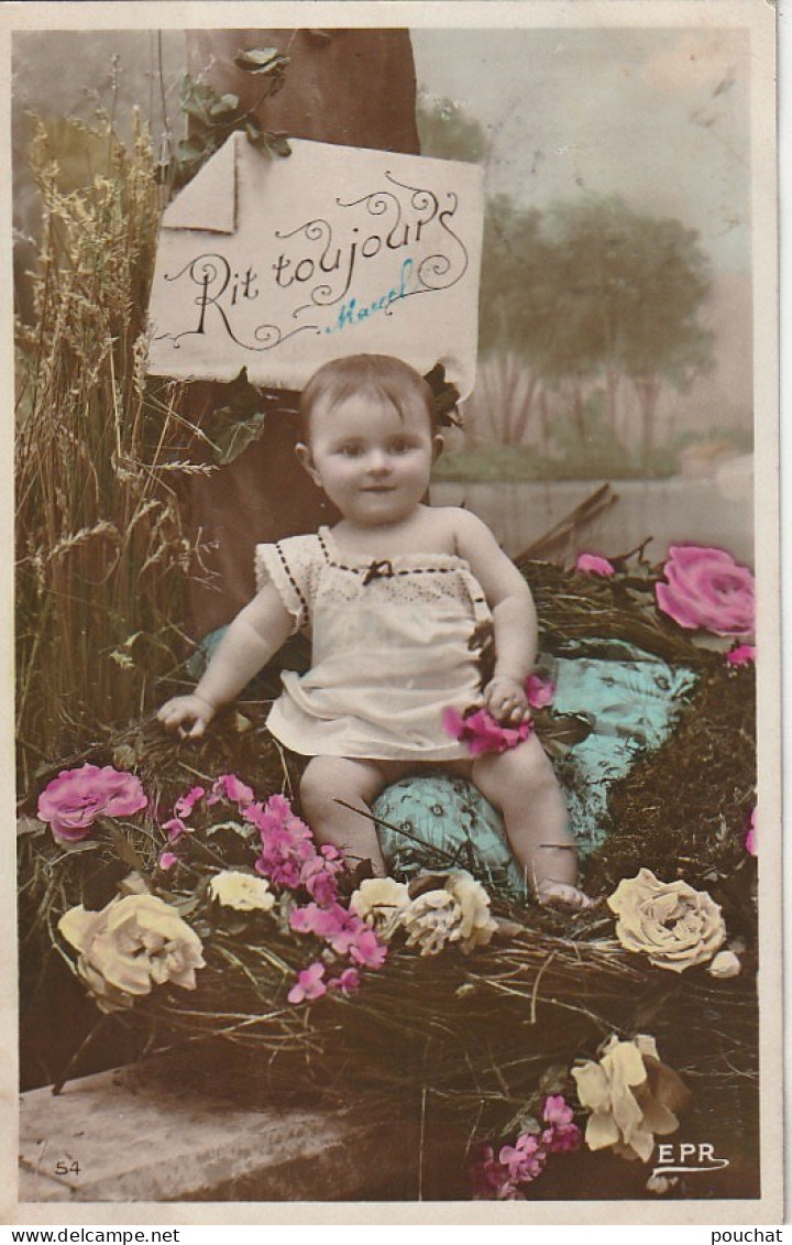 ZY 57- " RIT TOUJOURS " - BEBE SUR LIT DE FLEURS - 2 SCANS - Portraits