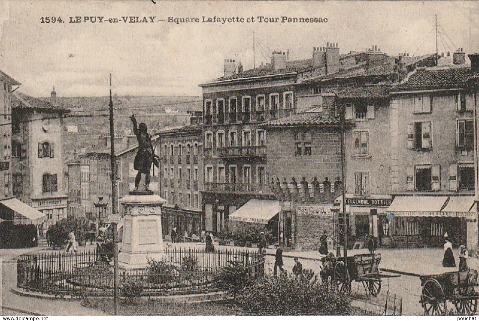 ZY 60-(43) LE PUY EN VELAY - SQUARE LAFAYETTE  ET TOUR PANNESSAC - ANIMATION - COMMERCES - 2 SCANS - Le Puy En Velay