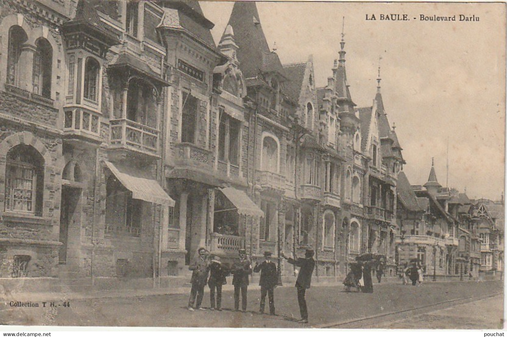 ZY 61-(44)  LA BAULE - BOULEVARD DARLU - ANIMATION - VILLAS - 2 SCANS - La Baule-Escoublac