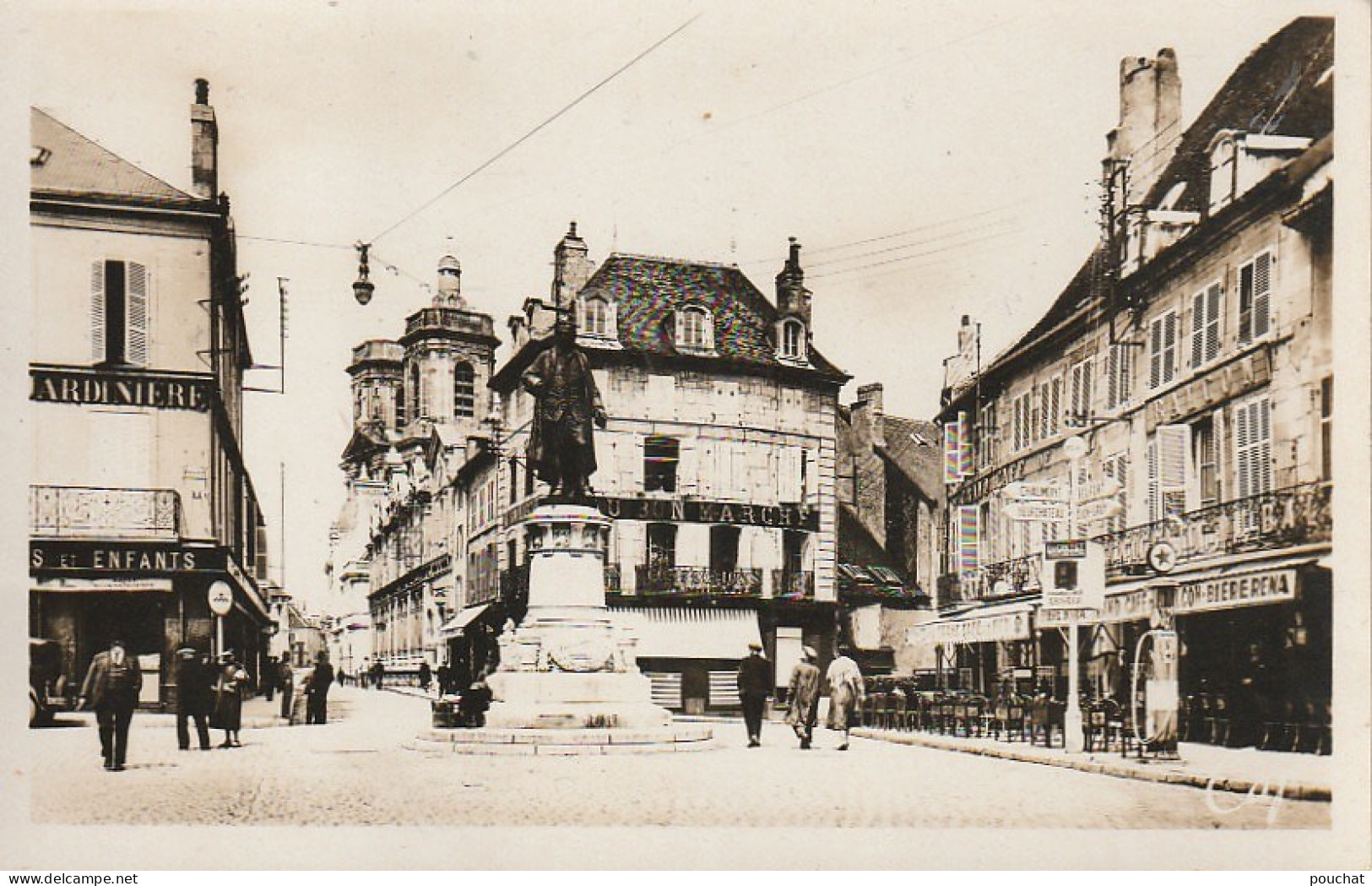 ZY 71-(52) LANGRES - PLACE DIDEROT - ANIMATION - COMMERCES : LA BELLE JARDINIERE , AU BON MARCHE , CAFES ... - 2 SCANS - Langres