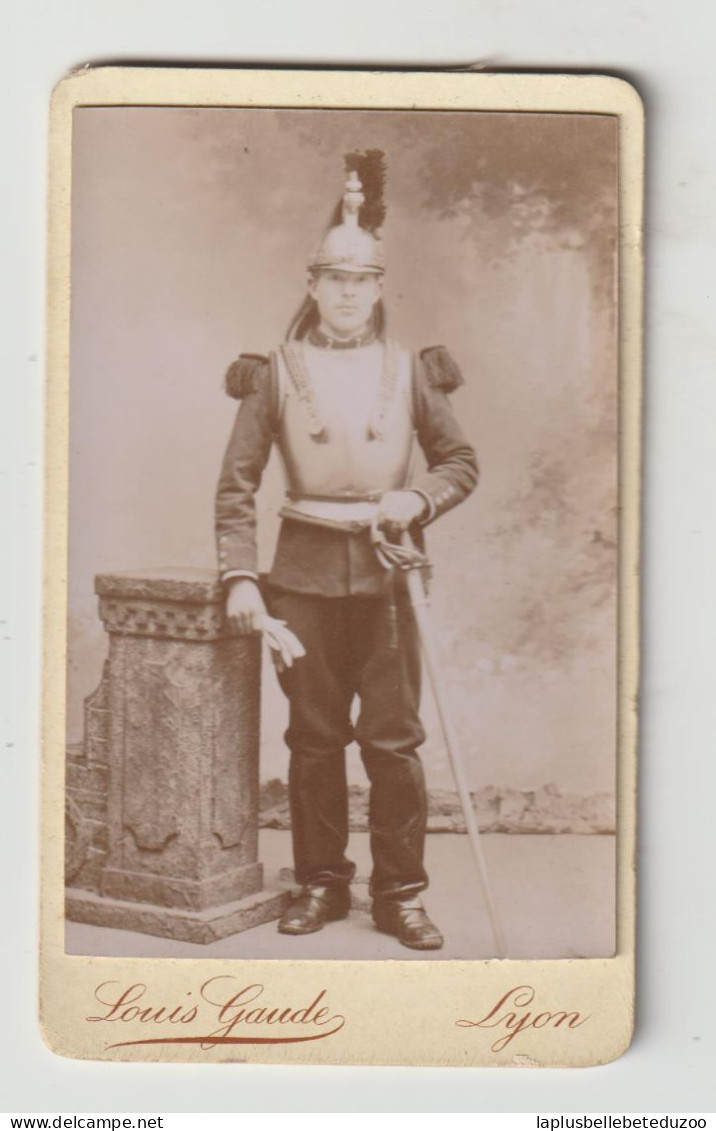 PHOTO ANCIENNE Format CDV - MILITARIA - Portrait D'un Cavalier Du 7e Régiment De CUIRASSIERS - Vers 1900 - Guerre, Militaire