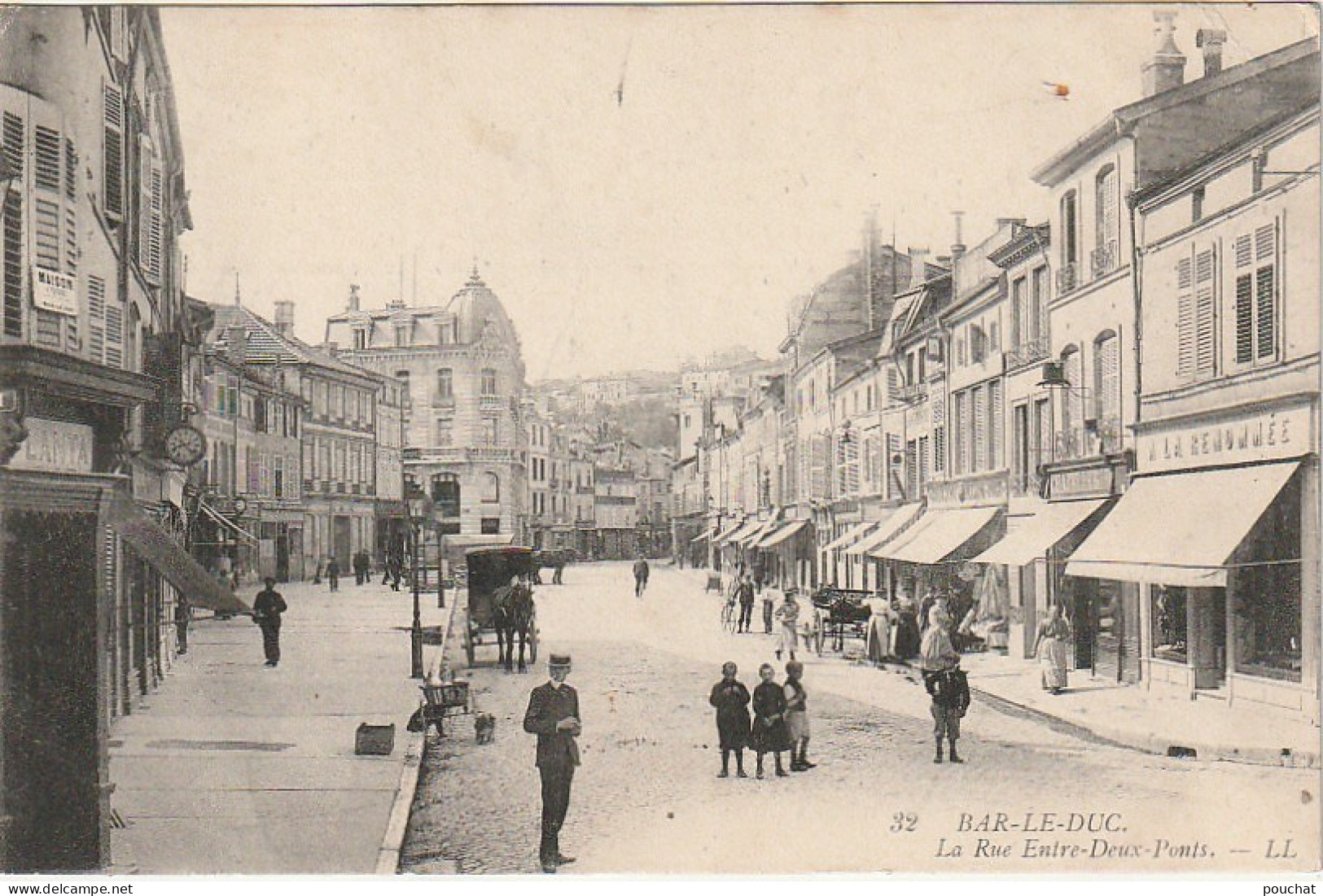 ZY 75-(55) BAR LE DUC - LA RUE ENTRE DEUX PONTS  - ANIMATION - COMMERCES - 2 SCANS - Bar Le Duc