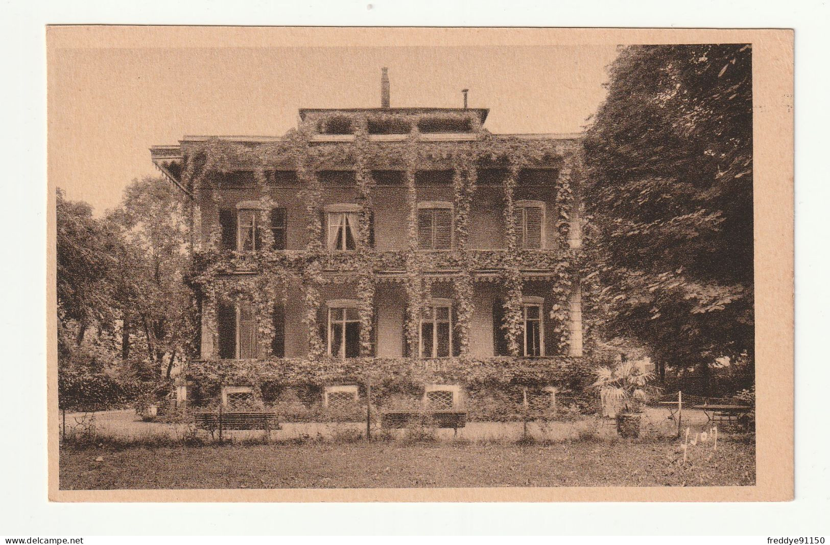 03 . VICHY  . CHALET DE  L'EMPEREUR N°19 - Vichy