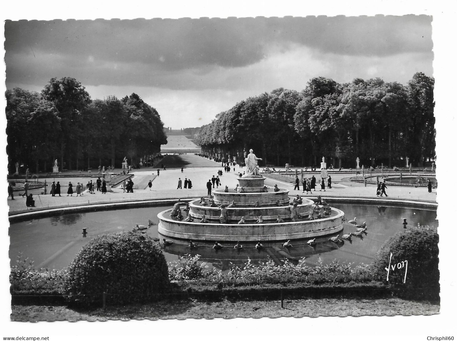 VERSAILLES - Jardins Du Palais - Bassin De Latone Et Allée Royale - Edit. D'Art Yvon - Animé - - Versailles (Château)