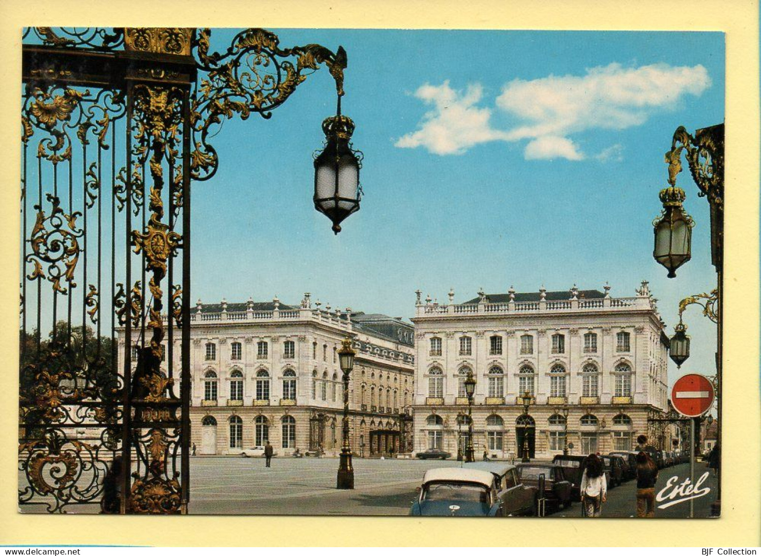 54. NANCY – La Place Stanislas (animée) (voir Scan Recto/verso) - Nancy