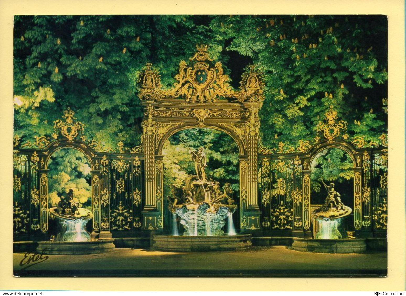 54. NANCY – La Fontaine De Neptune Illuminée (voir Scan Recto/verso) - Nancy