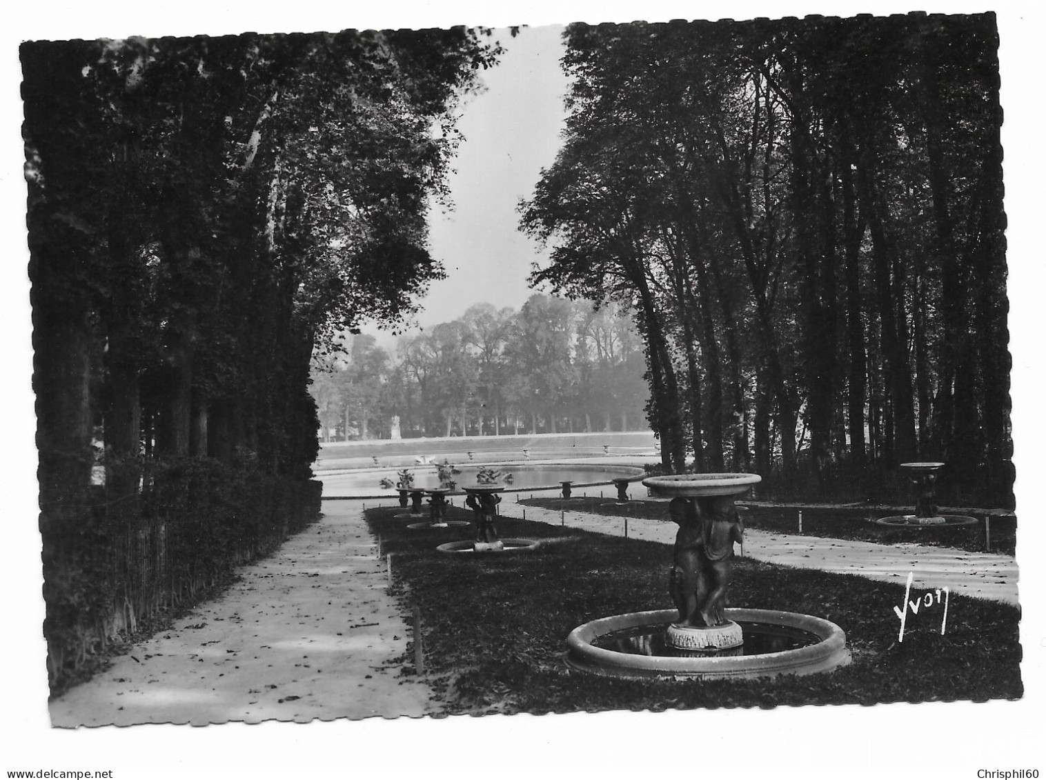 VERSAILLES - Les Jardins - L'allée D'eau - Editions D'Art Yvon - - Versailles (Castello)