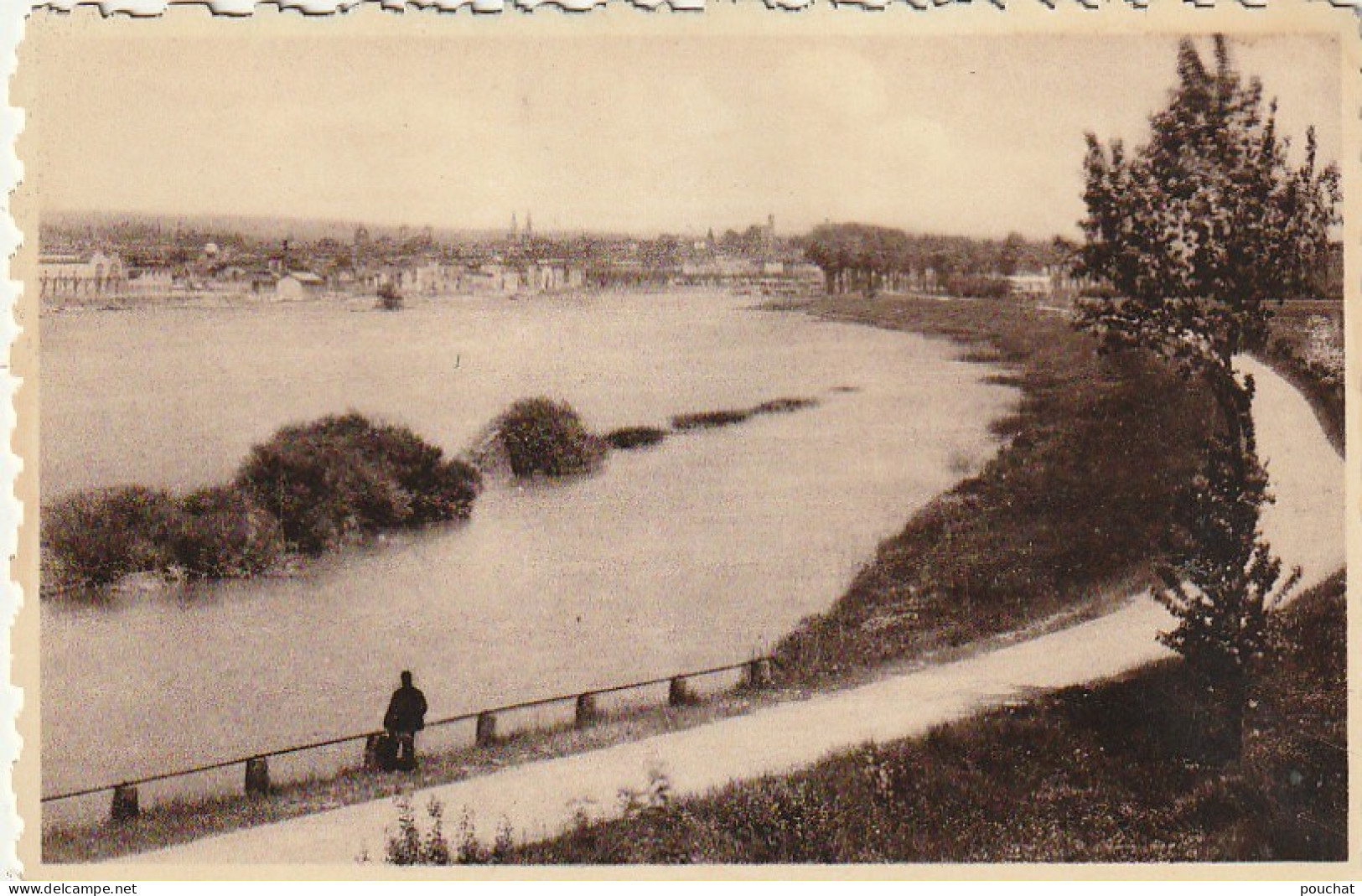 ZY 105-(71) MACON - LES RIVES DE LA SAONE - VUE GENERALE - EDIT. LEMONON FRERES , MACON - 2 SCANS - Macon