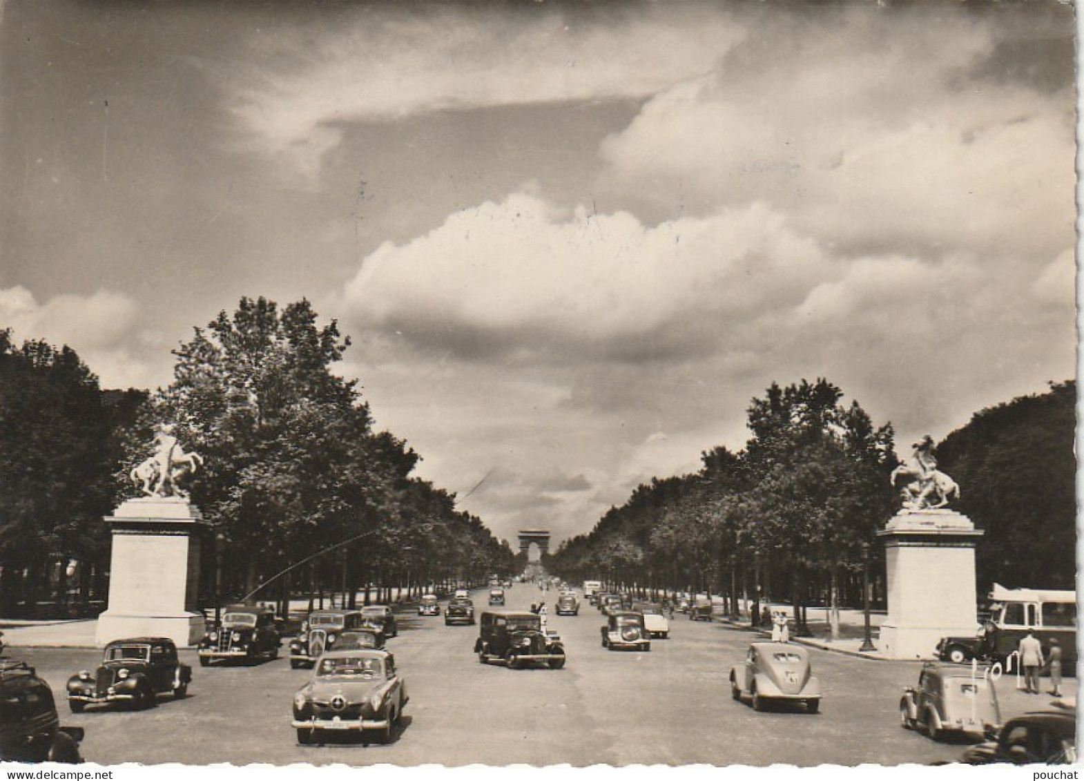 ZY 111-(75) CHAMPS ELYSEES ET ARC DE TRIOMPHE DE L' ETOILE , PARIS - AUTOMOBILES  - TAMPON " PARACHUTISTE D' OUTRE MER " - Champs-Elysées