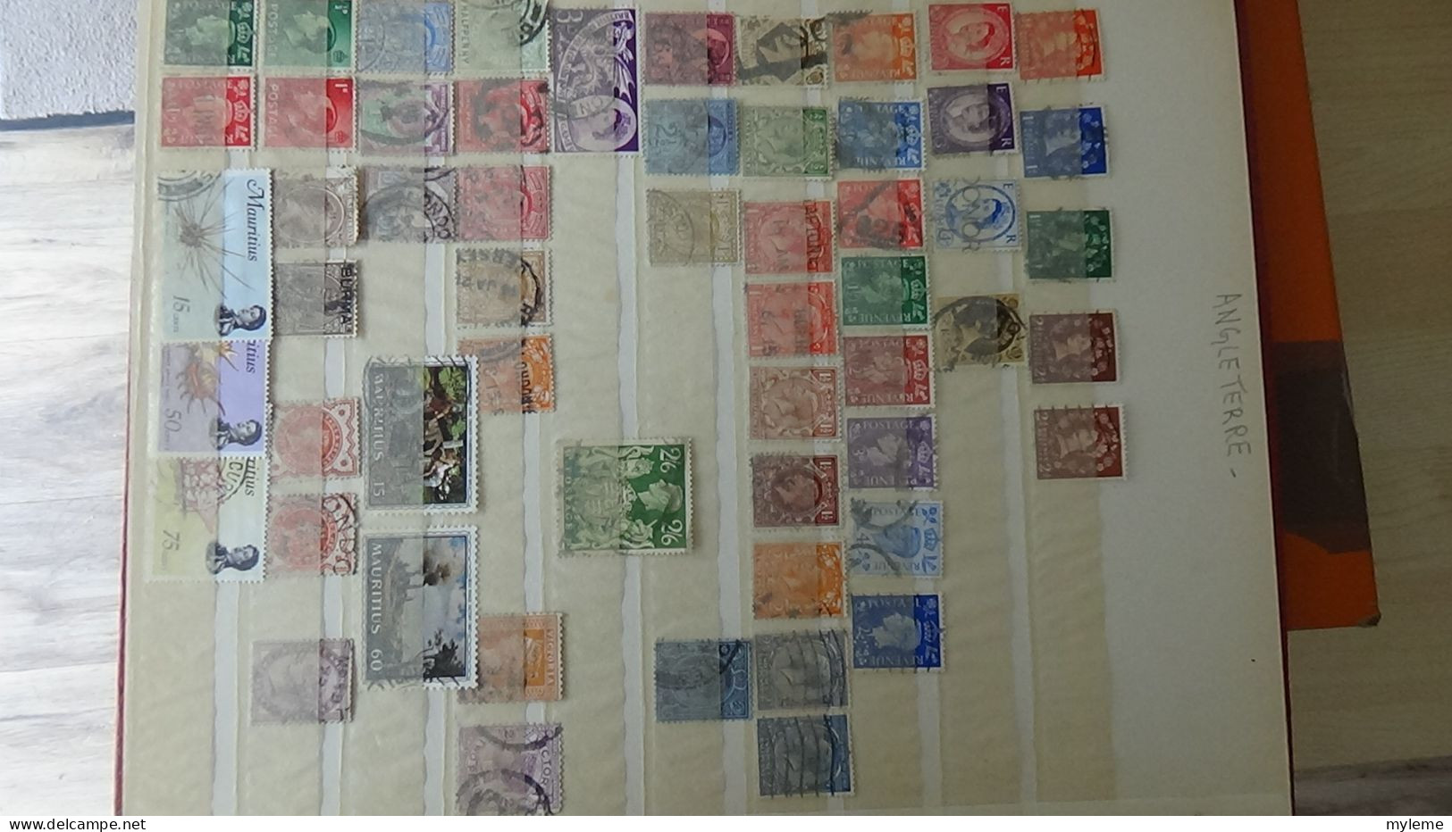 BF50 Bel ensemble de timbres oblitérés de divers pays + plaquette de timbres **. A saisir !!!