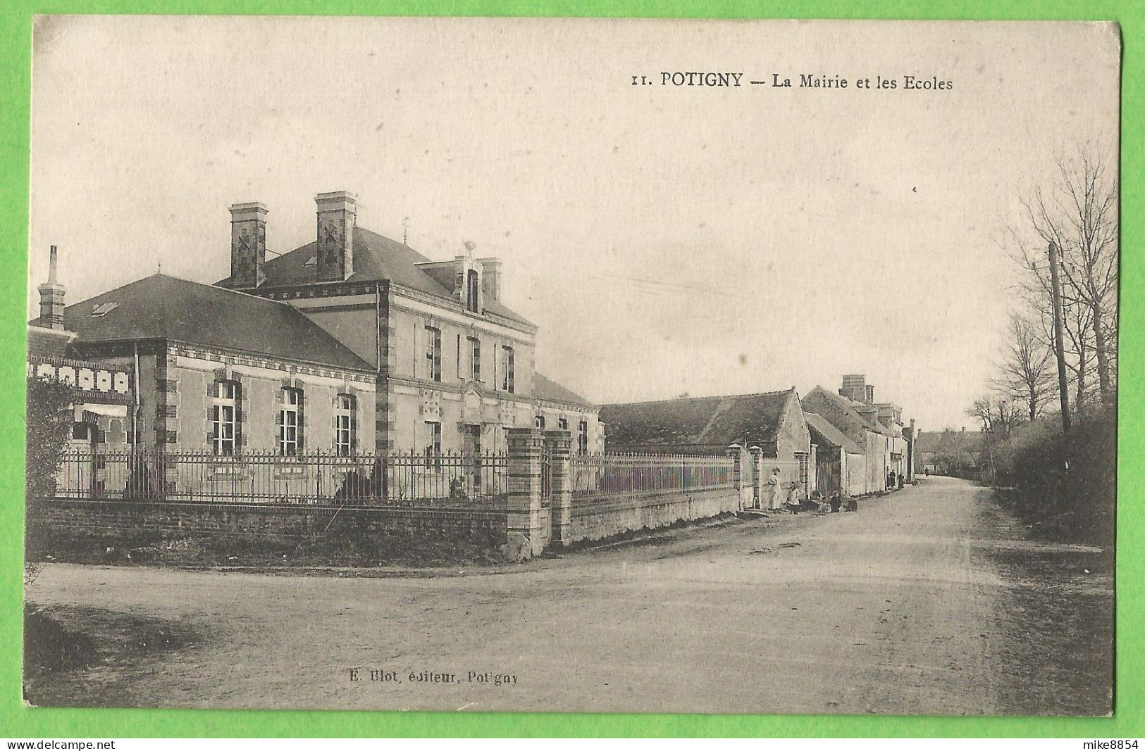 A138  CPA  POTIGNY  (Calvados)  La Mairie Et Les Ecoles  +++++++++ - Otros & Sin Clasificación