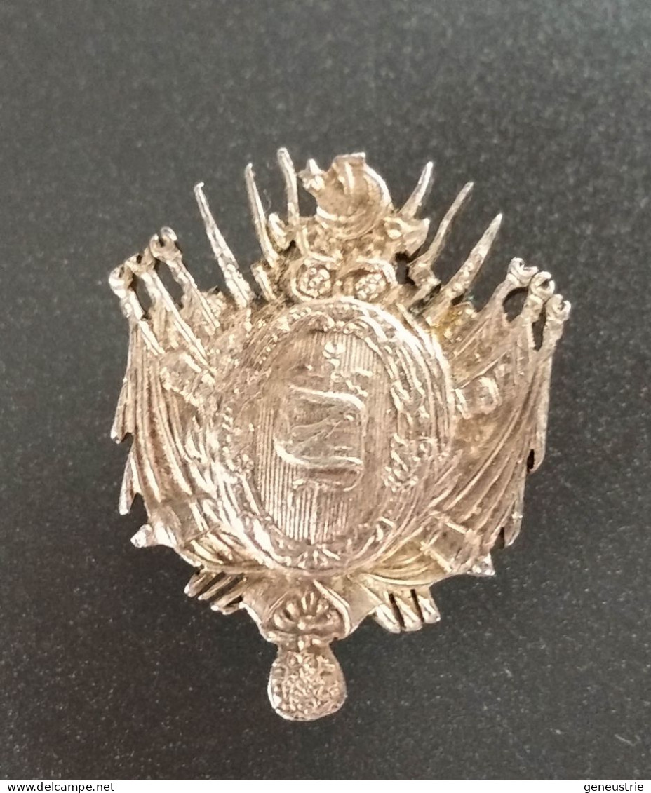 Très Rare Insigne De Boutonnière Argent Fédération Française De Basketball "FFBB - Armoiries Des Bey De Tunis - 1939" - Habillement, Souvenirs & Autres