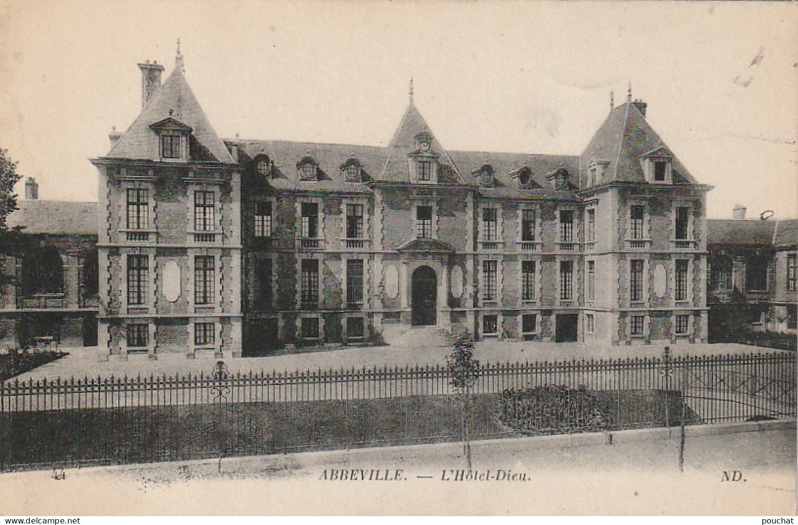 ZY 118-(80) ABBEVILLE - L' HOTEL DIEU - 2 SCANS - Abbeville