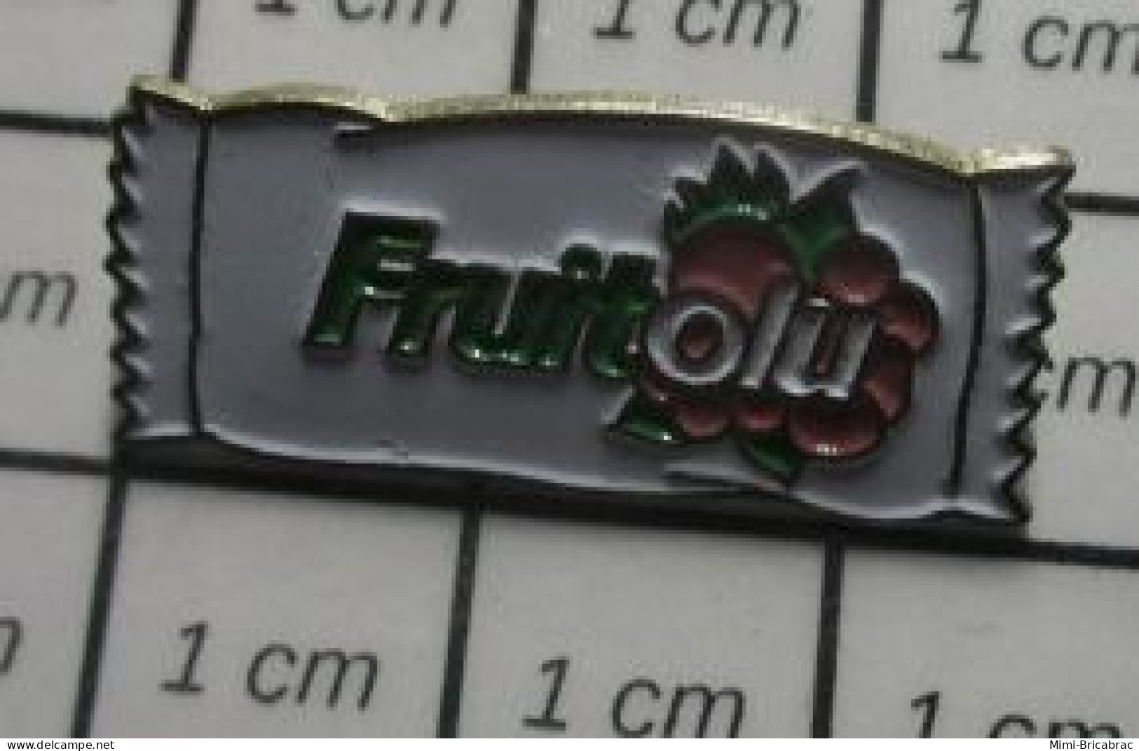 3517 Pin's Pins / Beau Et Rare / ALIMENTATION / GATEAU DEGUEU A LA FIGUE FIGOLU - Alimentazione