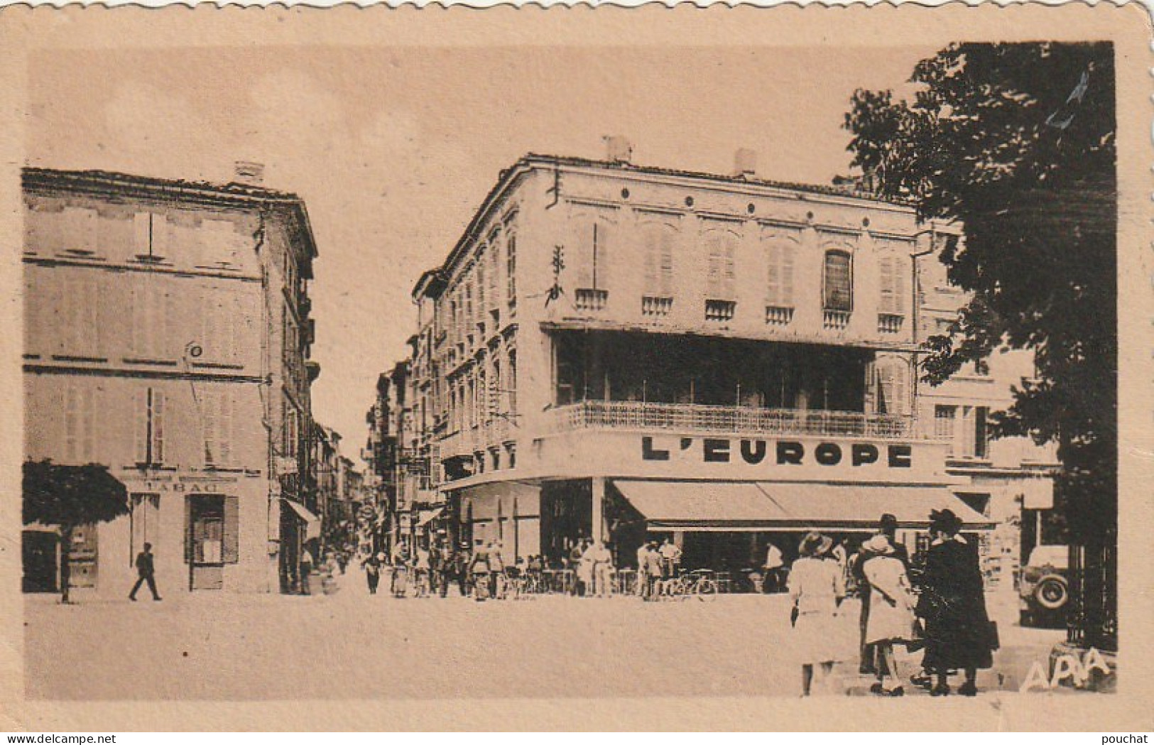 ZY 120-(82) MONTAUBAN - CAFE DE L' EUROPE ET RUE DE LA REPUBLIQUE - ANIMATION - 2 SCANS - Montauban