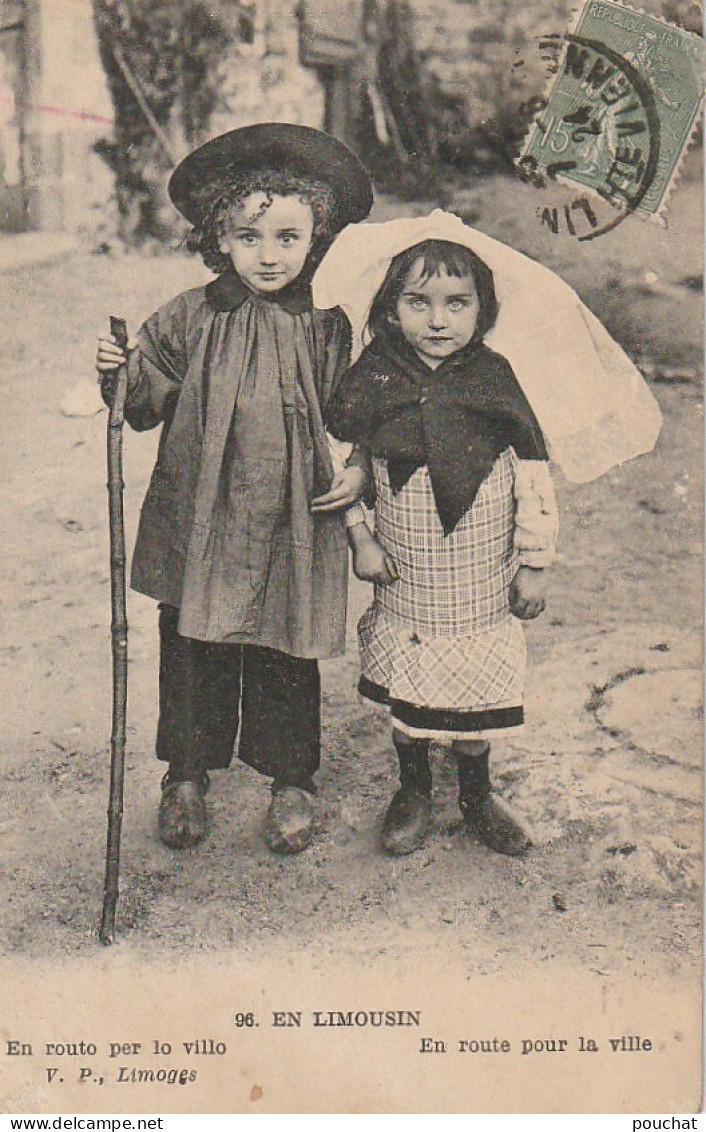 ZY 125-(87) EN LIMOUSIN - EN ROUTE POUR LA VILLE - COUPLE D' ENFANTS EN TENUES TRADITIONNELLES - V. P. , LIMOGES - Vestuarios