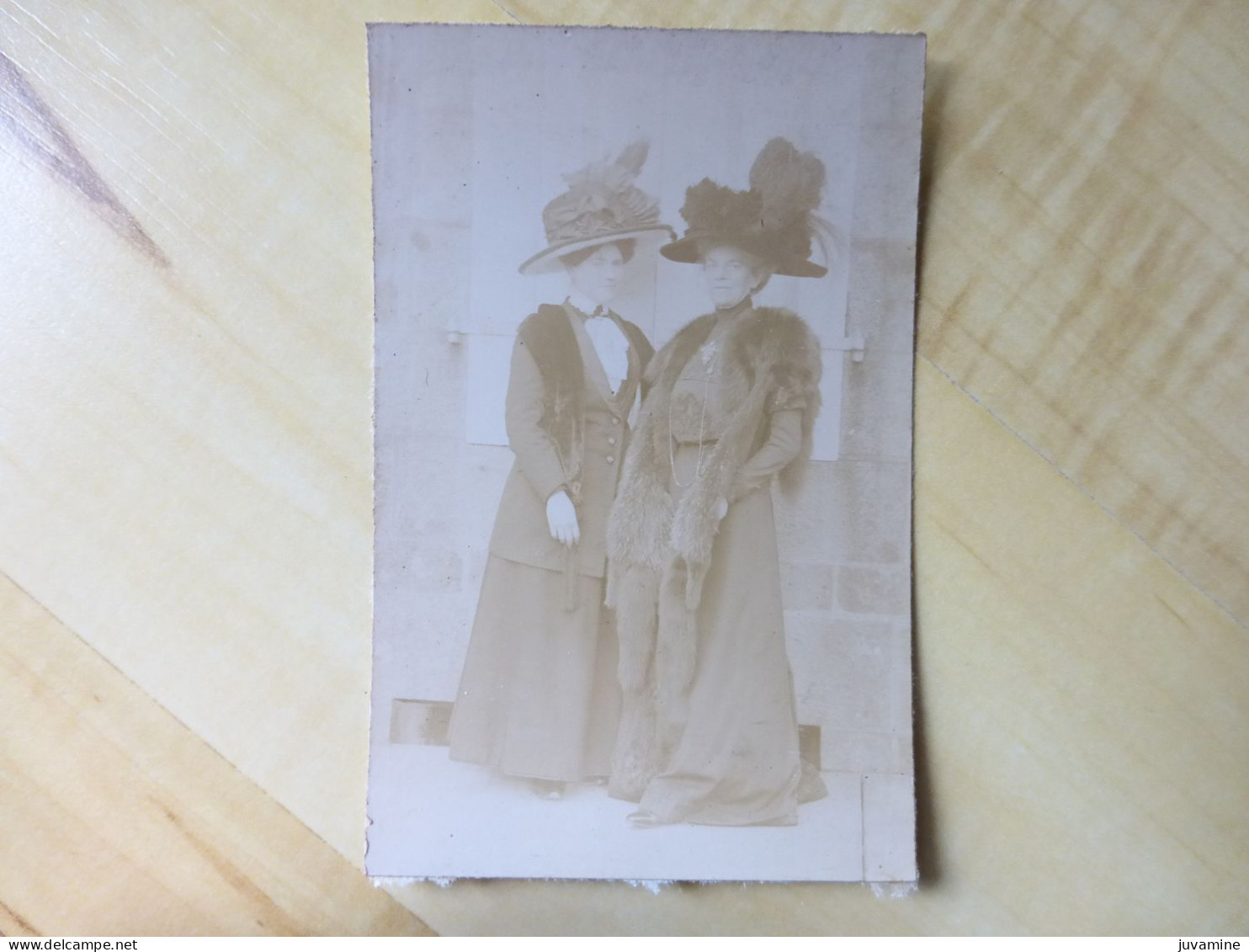 FEMME BOURGEOISE AU CHAPEAU - PHOTOGRAPHIE 1900 - ROBE MODE TOILETTE FOURRURE - Personas Anónimos