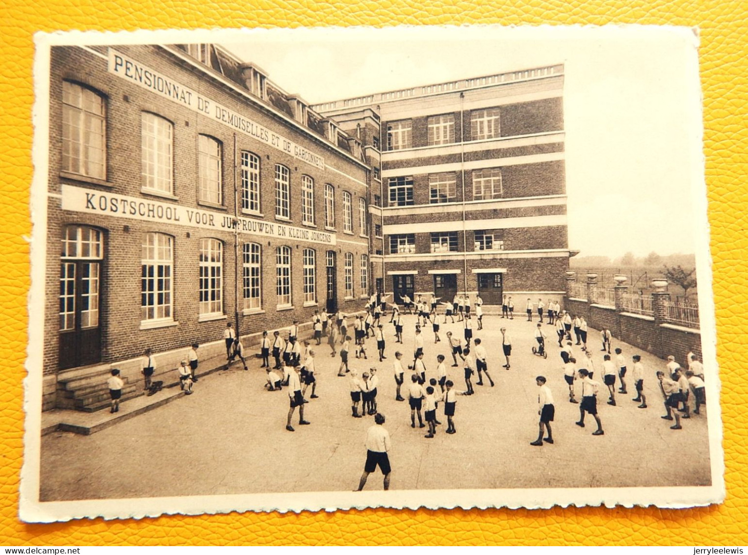 MICHELBEKE  -    Kostschool Voor Juffrouwen En Knapen.  Speelplaats - Brakel